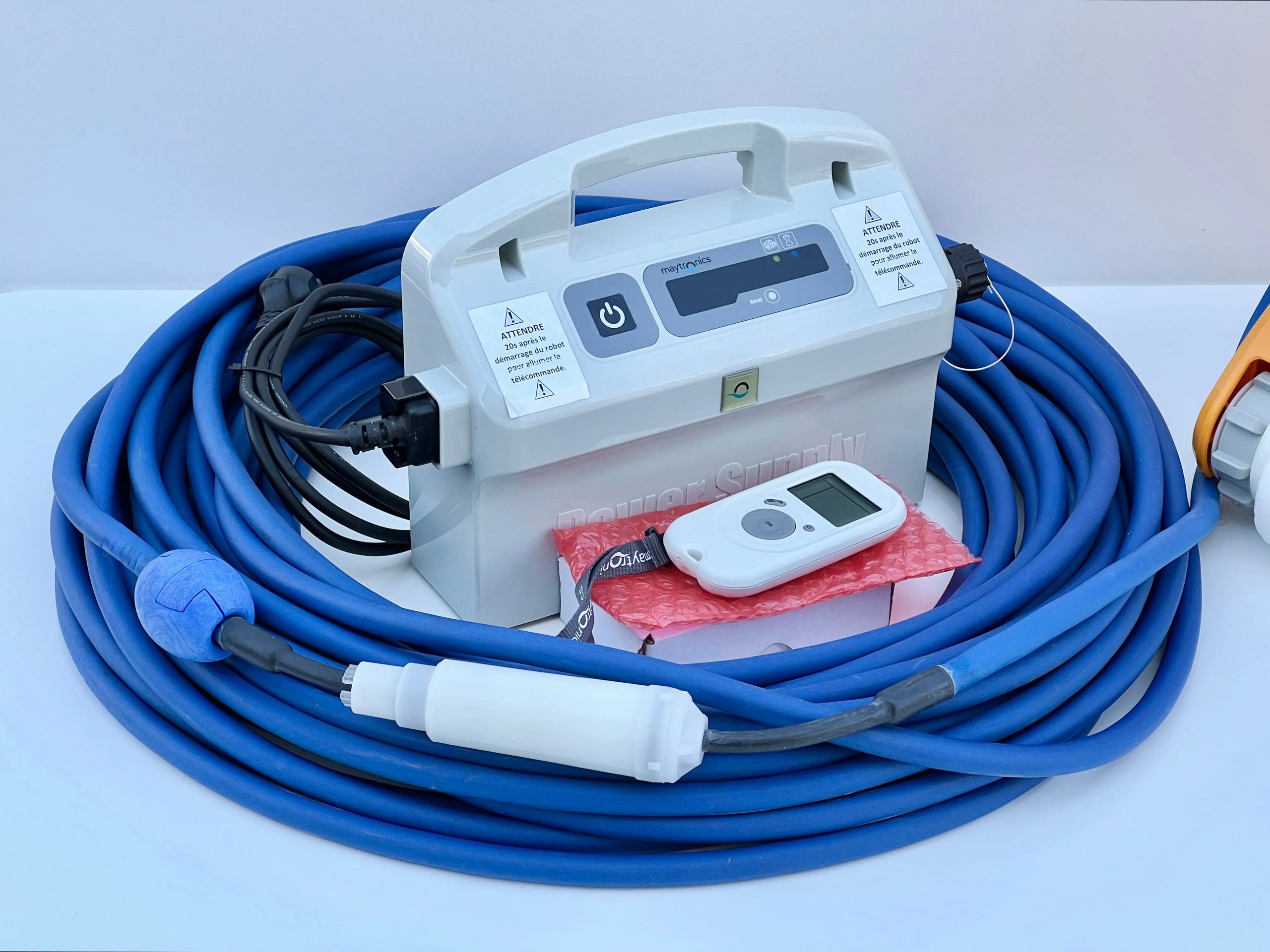 Robot de curățare pentru piscină Dolphin WAVE 100