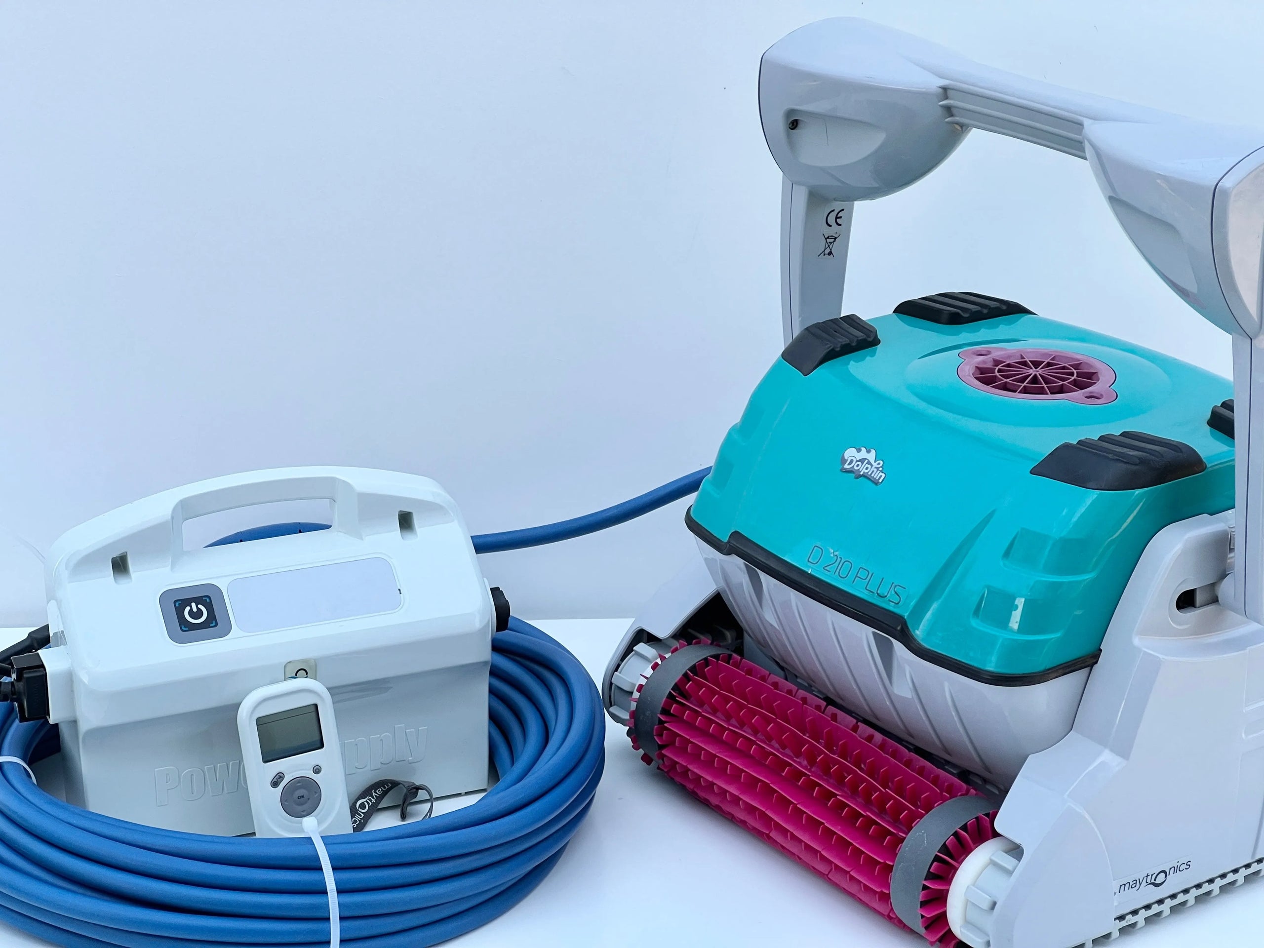 Robot de curățare pentru piscină Dolphin D210 PLUS