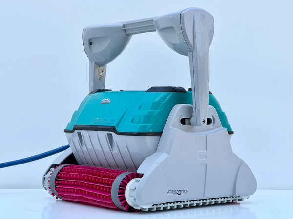Robot de curățare pentru piscină Dolphin D210 PLUS