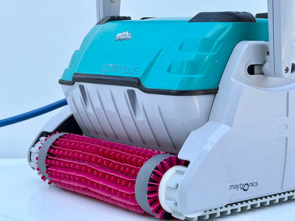 Robot de curățare pentru piscină Dolphin D210 PLUS