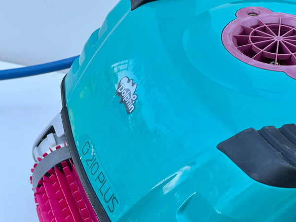 Robot de curățare pentru piscină Dolphin D210 PLUS
