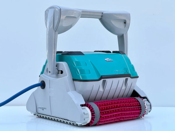 Robot de curățare pentru piscină Dolphin D210 PLUS