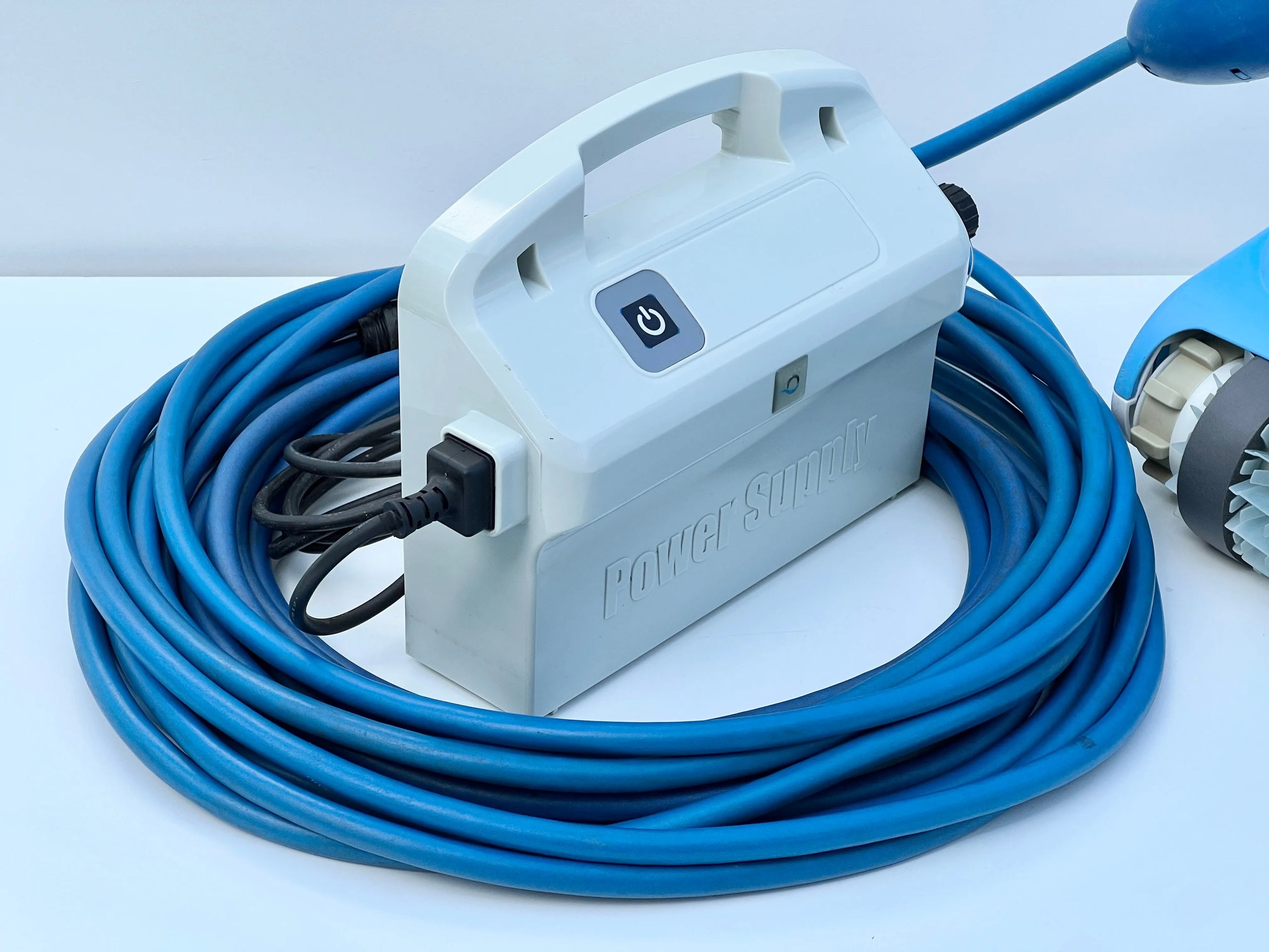 Robot de curățare pentru piscină Dolphin Revolution V1