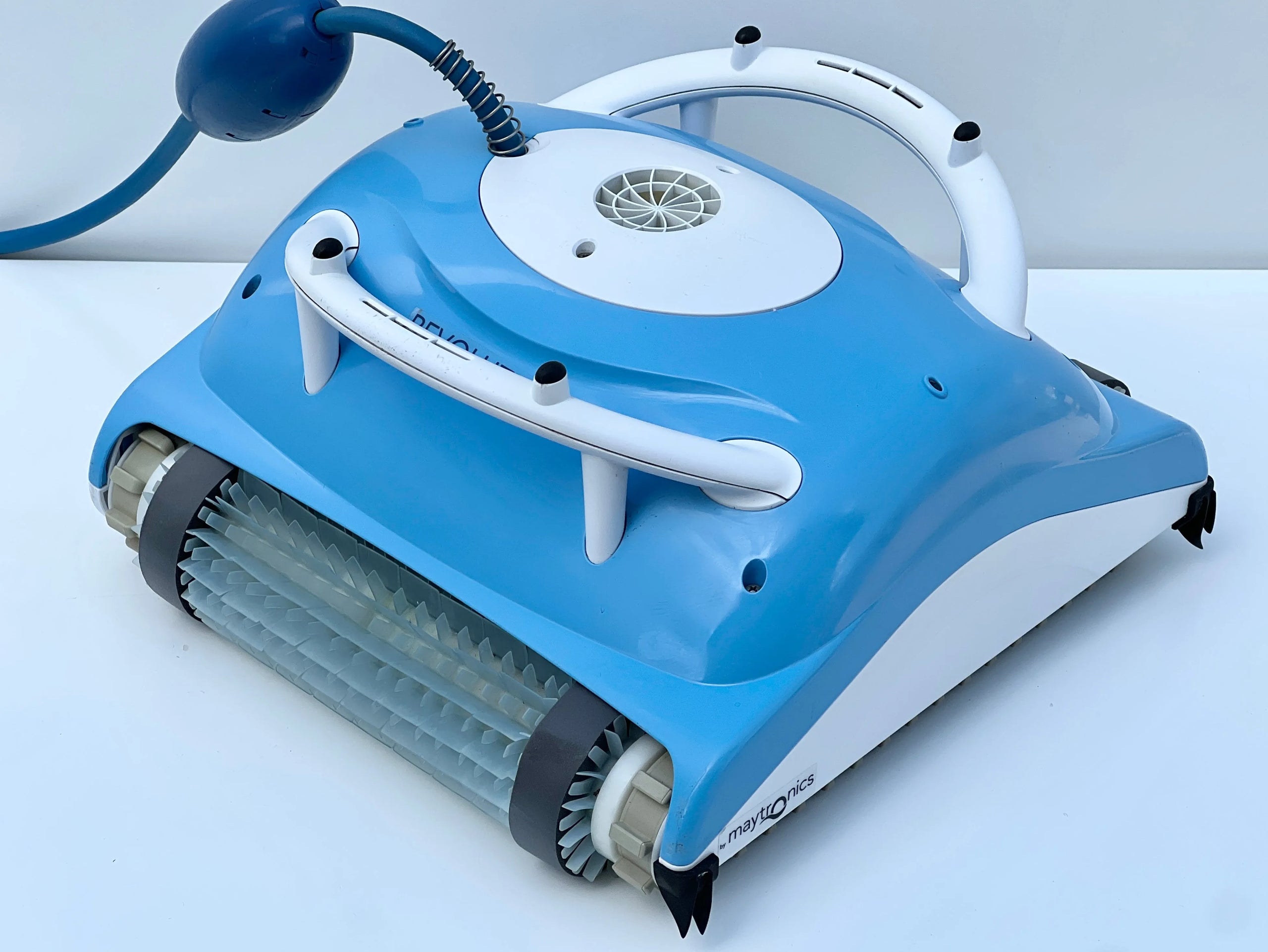 Robot de curățare pentru piscină Dolphin Revolution V1