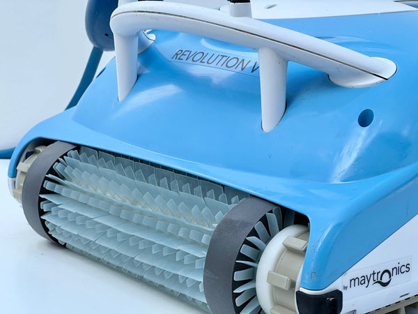 Robot de curățare pentru piscină Dolphin Revolution V1