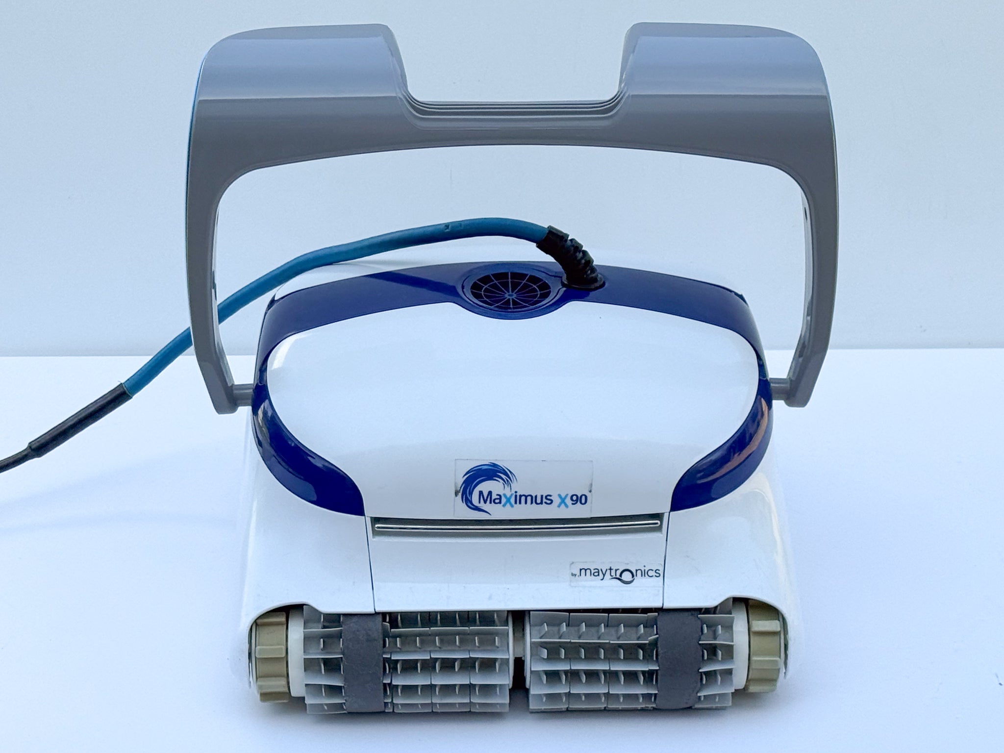 Robot curățare piscină Dolphin Maytronics Maximus X90