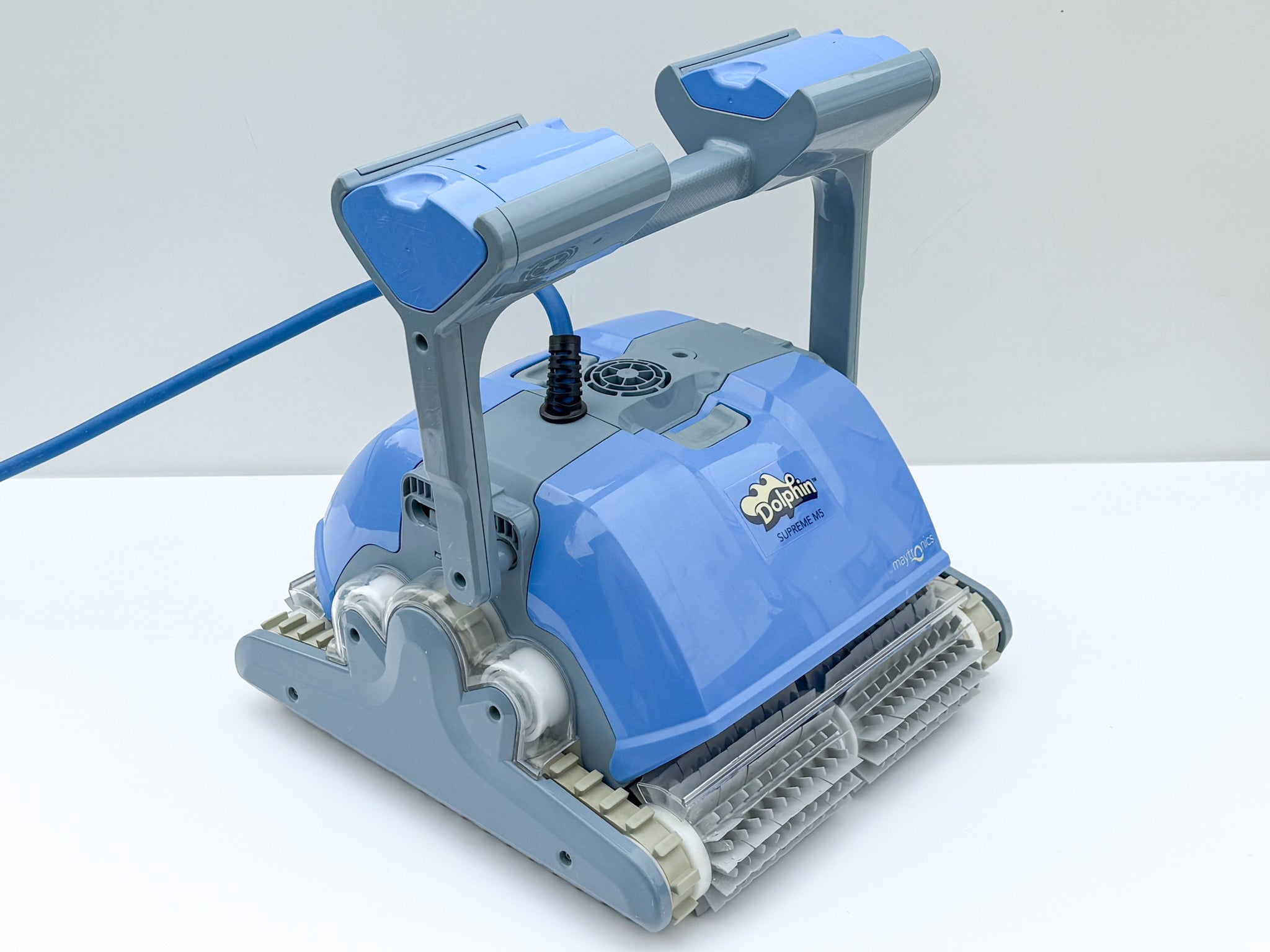 Robot curățare piscină Dolphin Maytronics Supreme M5