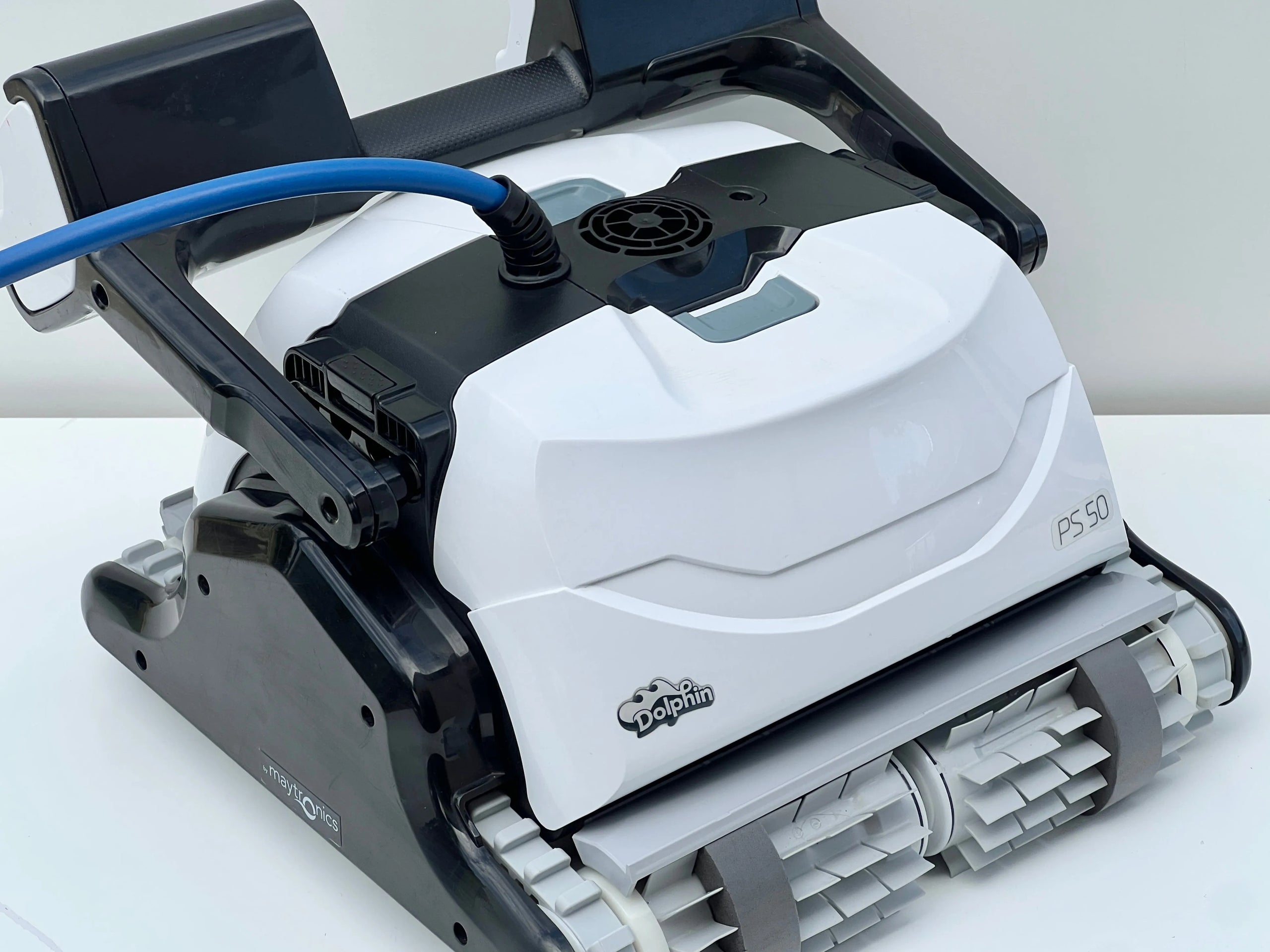 Robot de curățare pentru piscină Dolphin Maytronics PS50