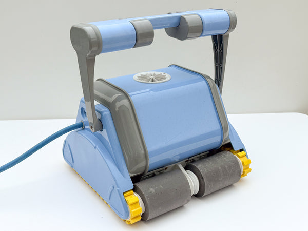 Robot de curățare pentru piscină Dolphin Dynamic Plus