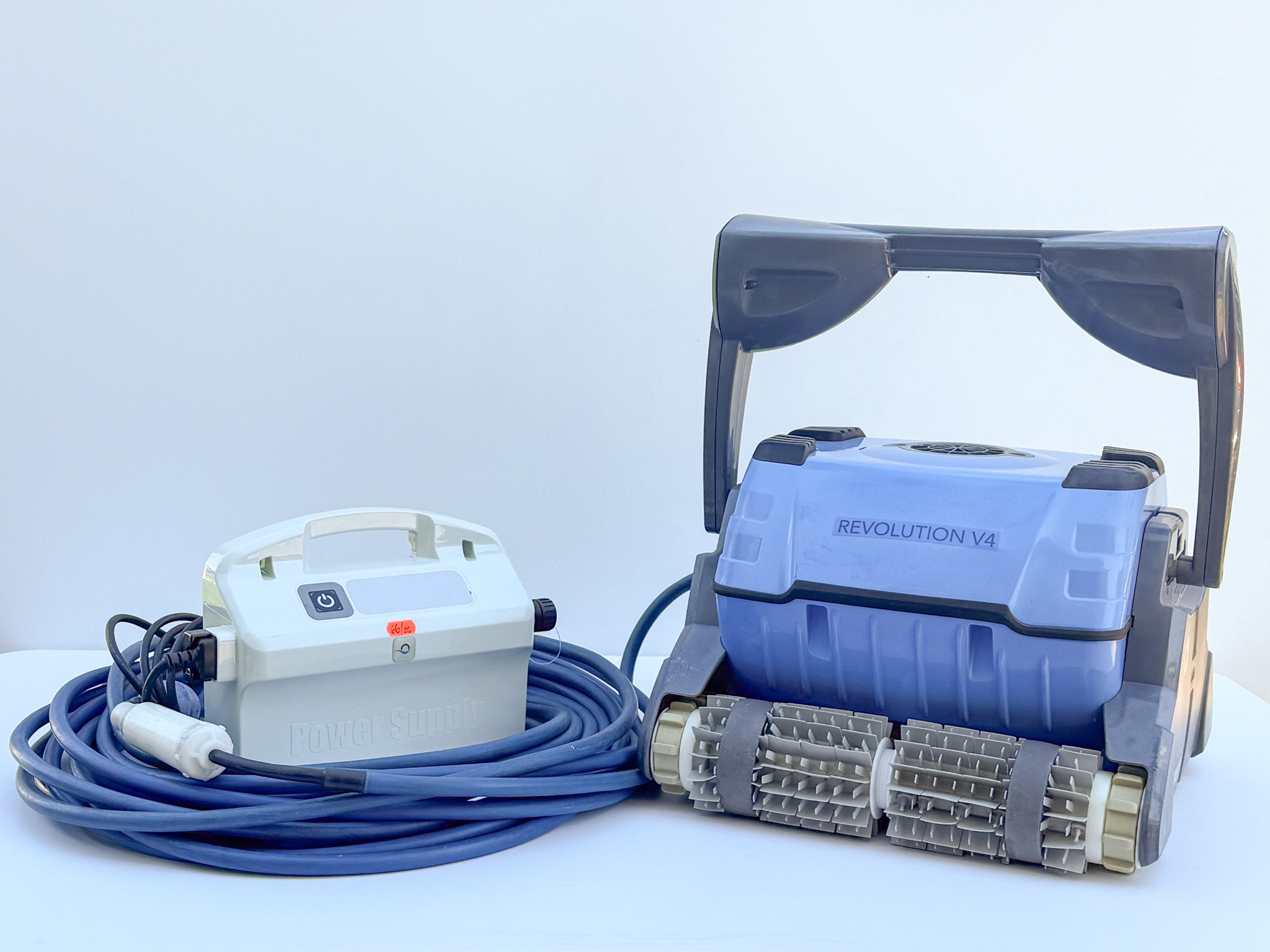 Robot piscina Dolphin Revolution V4