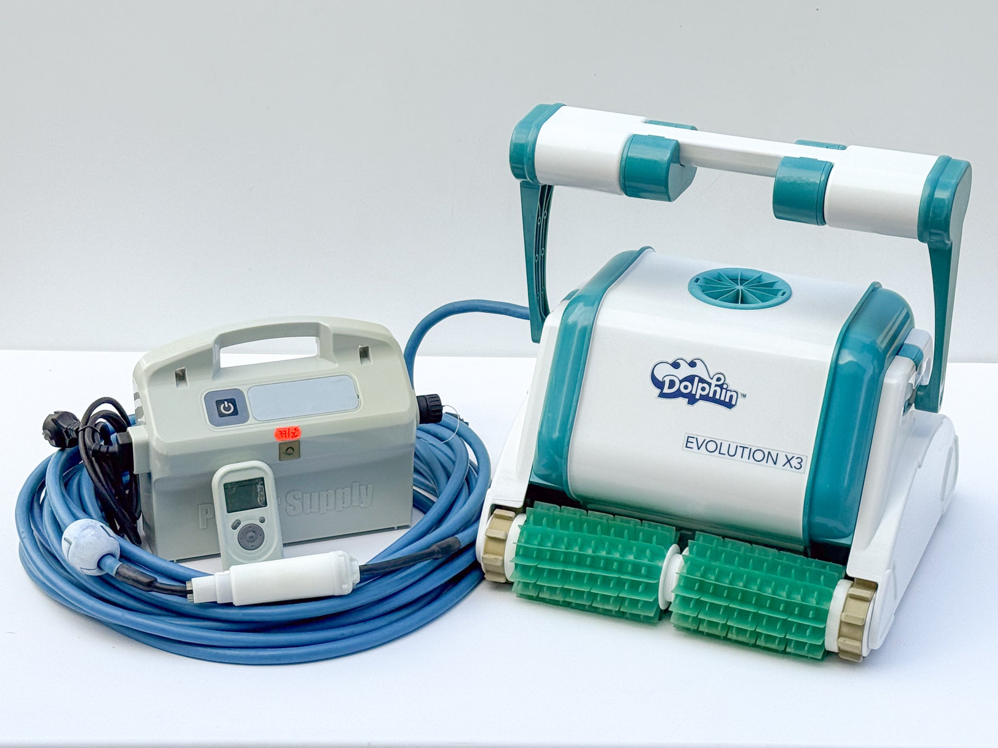 Robot curățare piscină Dolphin Evolution X3