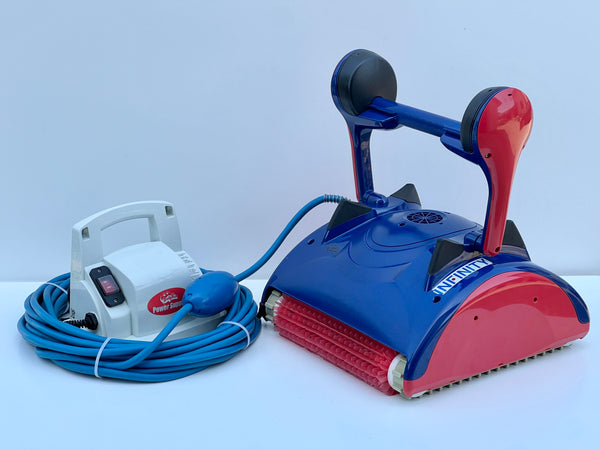 Robot de curățare pentru piscină Dolphin Infinity CL