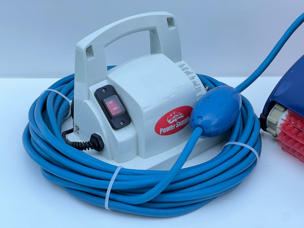 Robot de curățare pentru piscină Dolphin Infinity CL