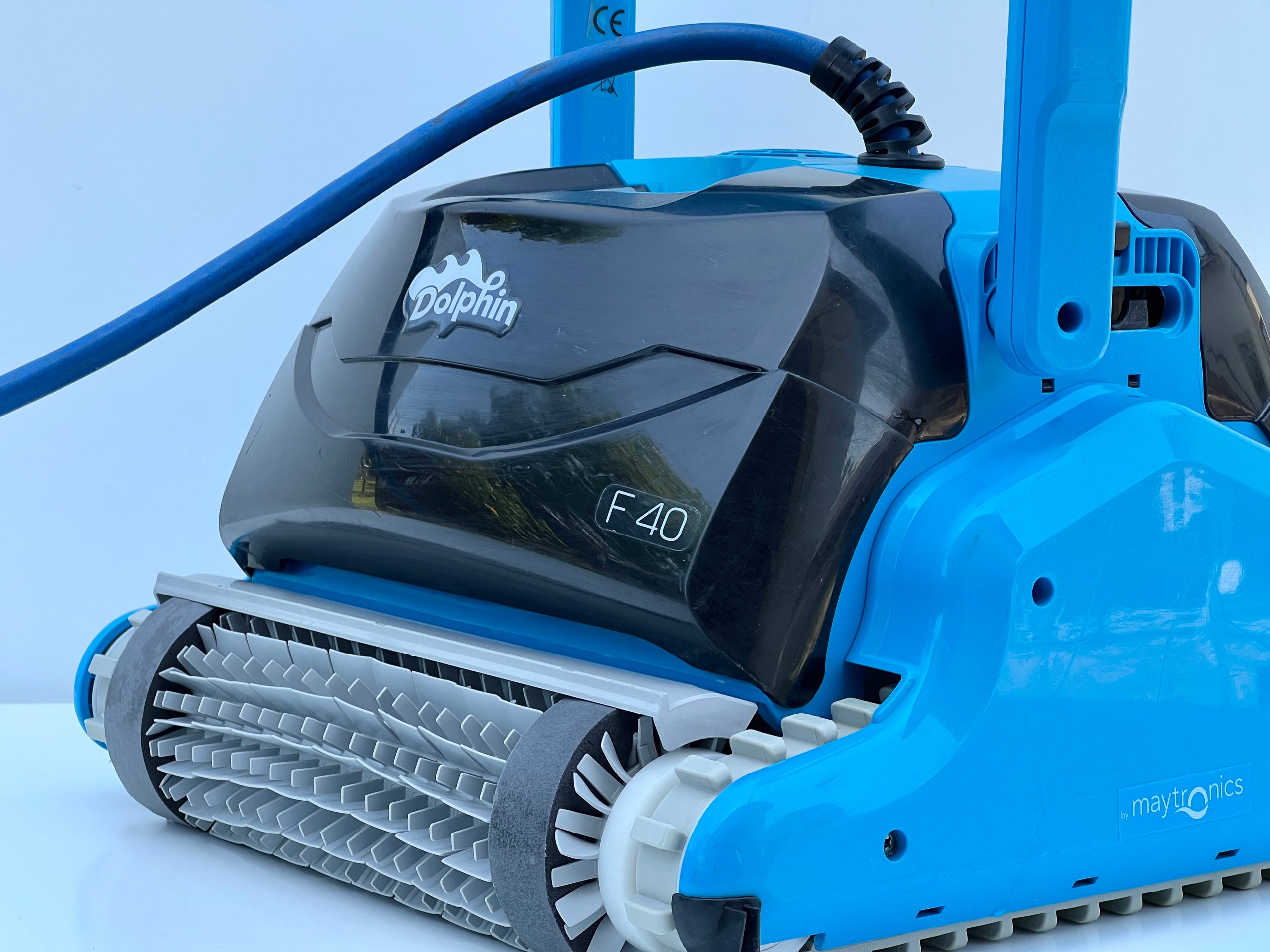 Robot de curățare pentru piscină Dolphin Maytronics F40