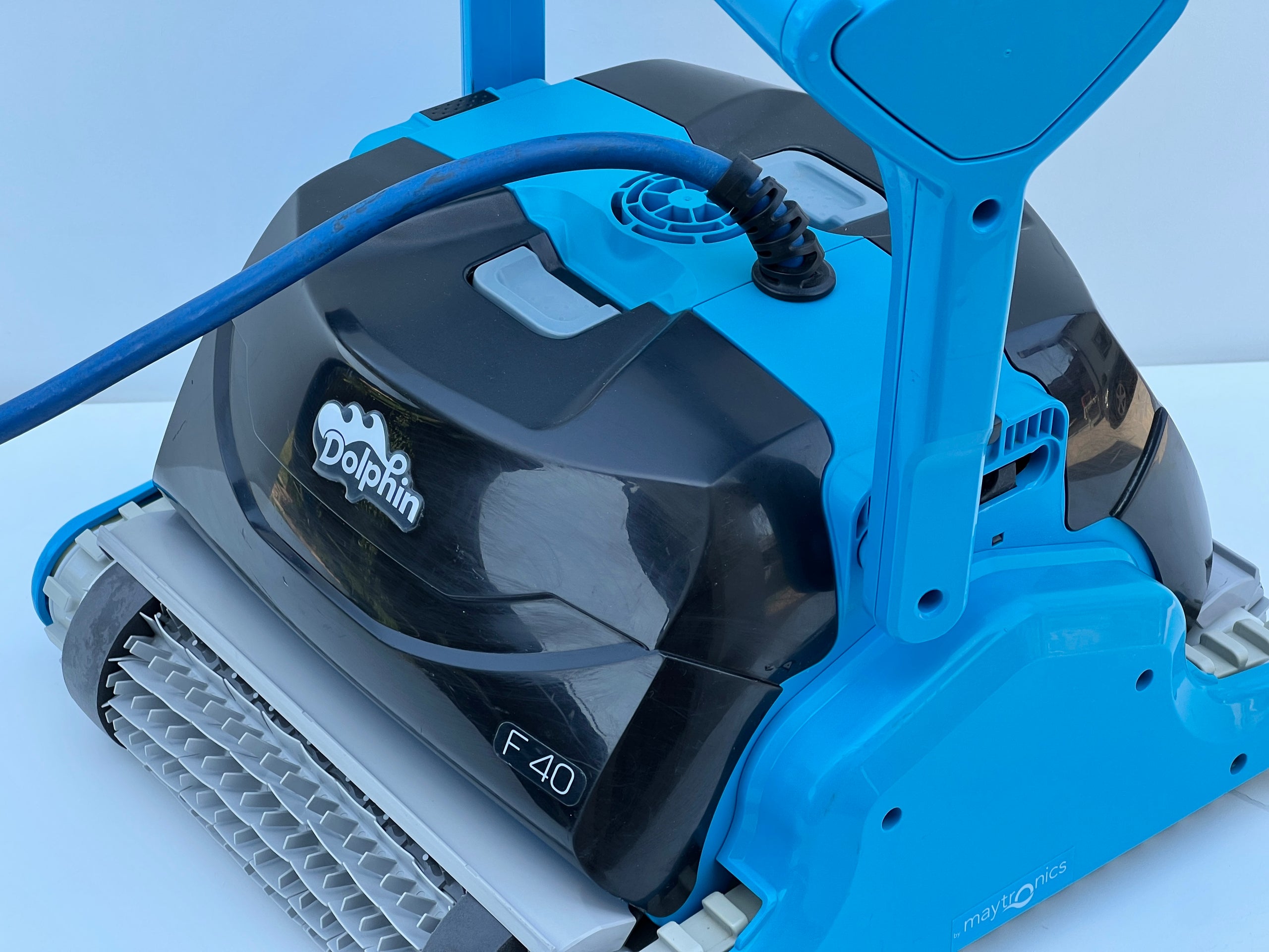 Robot de curățare pentru piscină Dolphin Maytronics F40