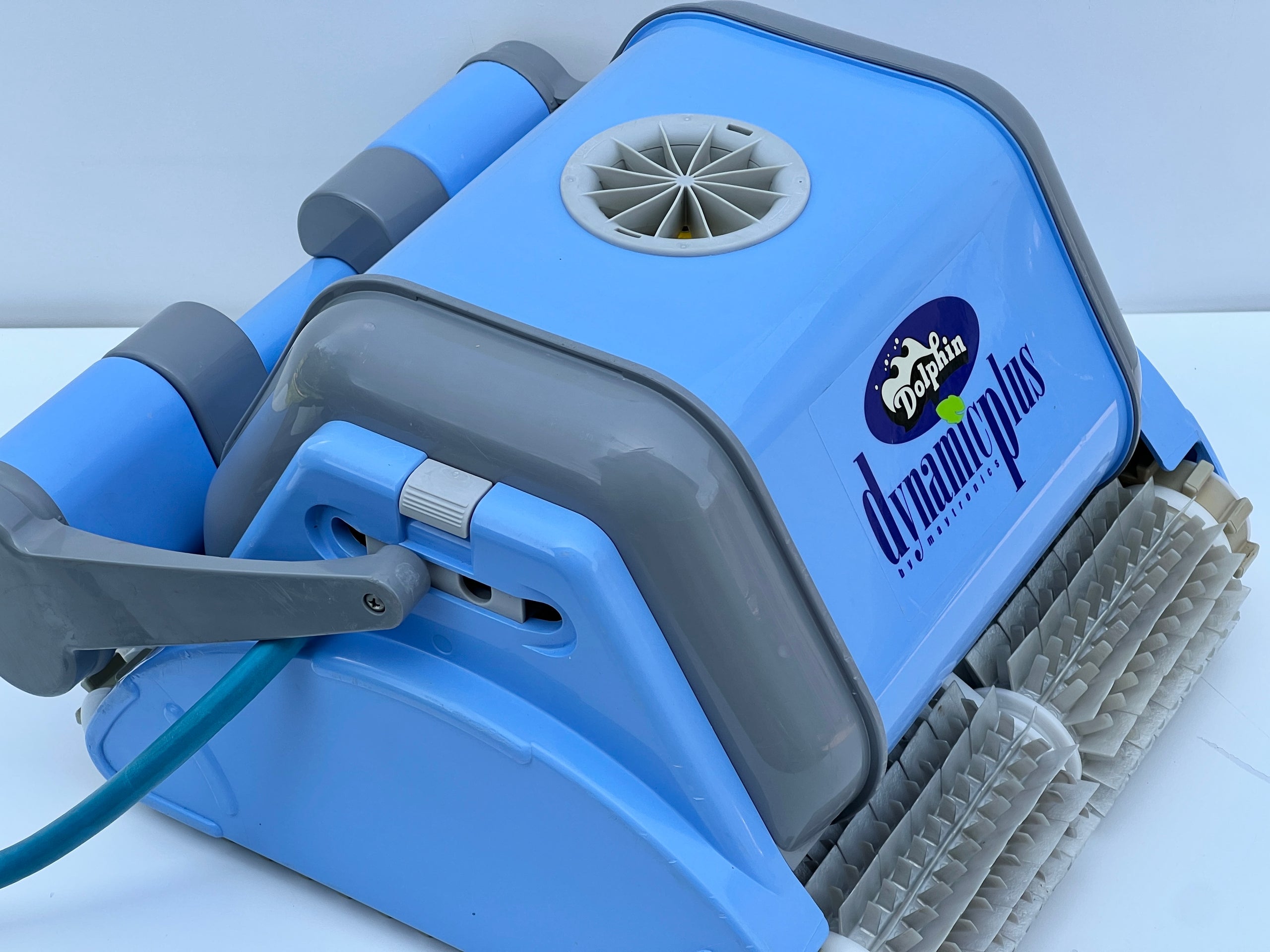 Robot de curățare pentru piscină Dolphin Dynamic Plus