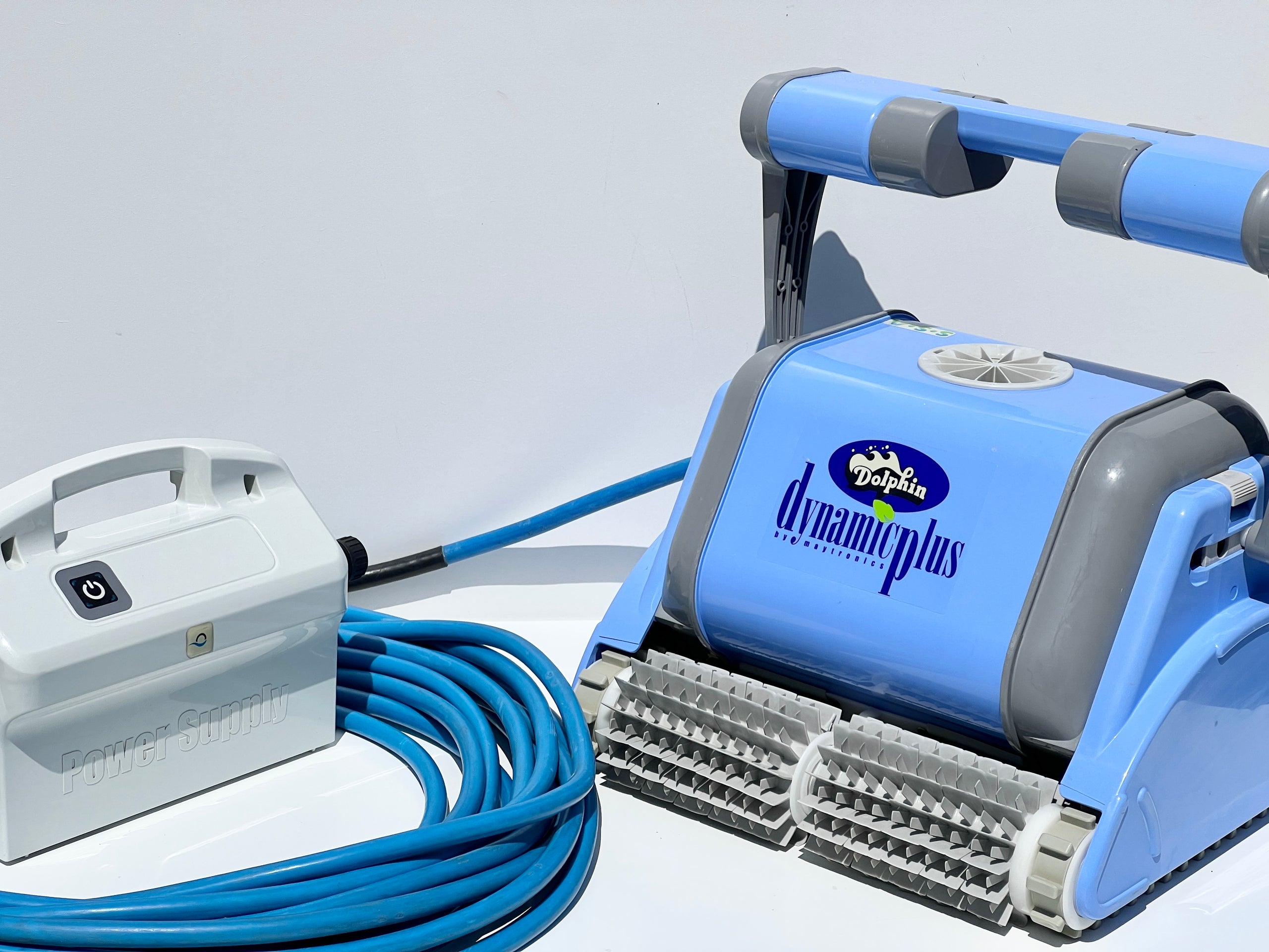 Robot de curățare pentru piscină Dolphin Dynamic Plus