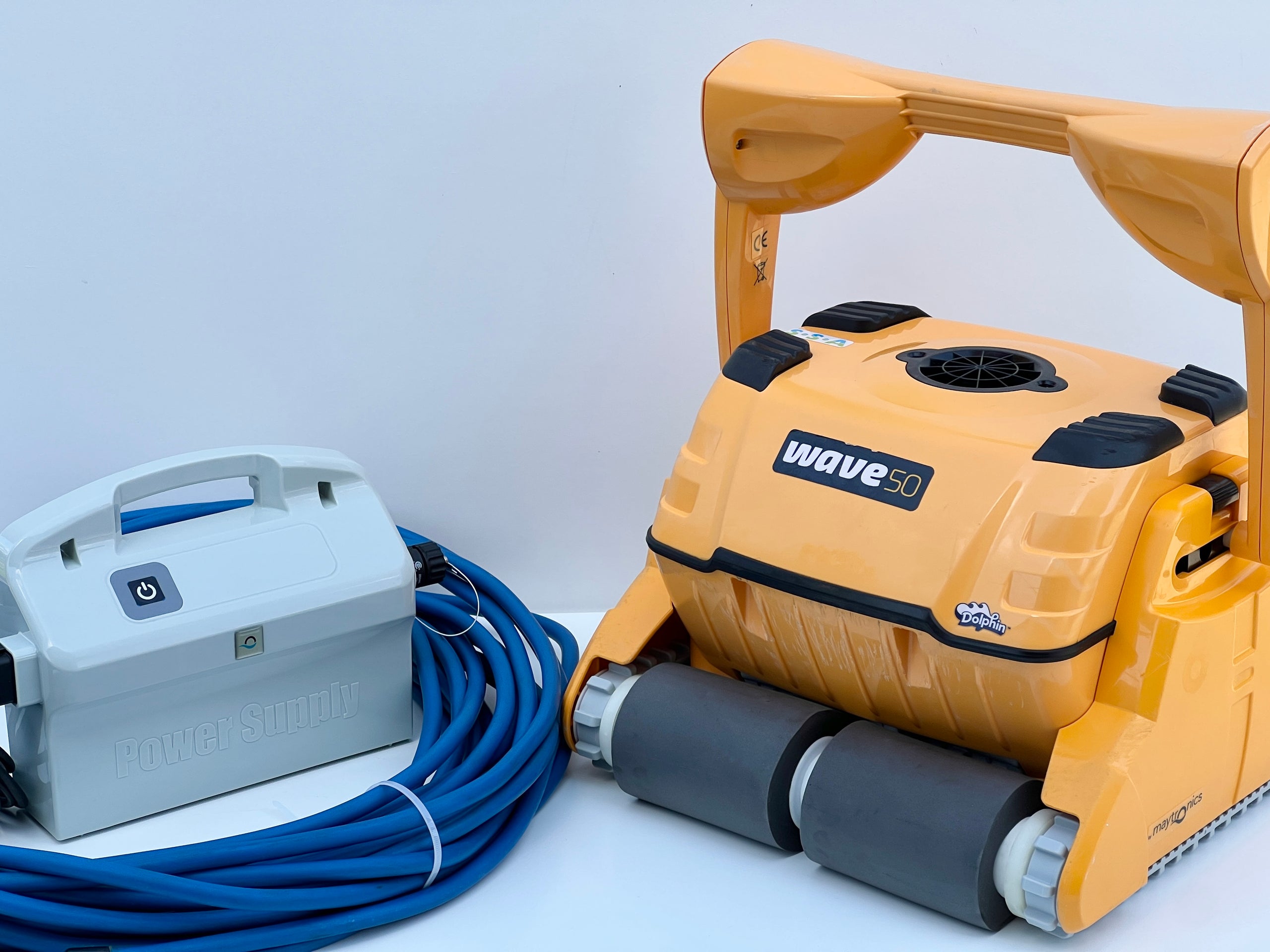 Robot de curățare pentru piscină Dolphin WAVE 50