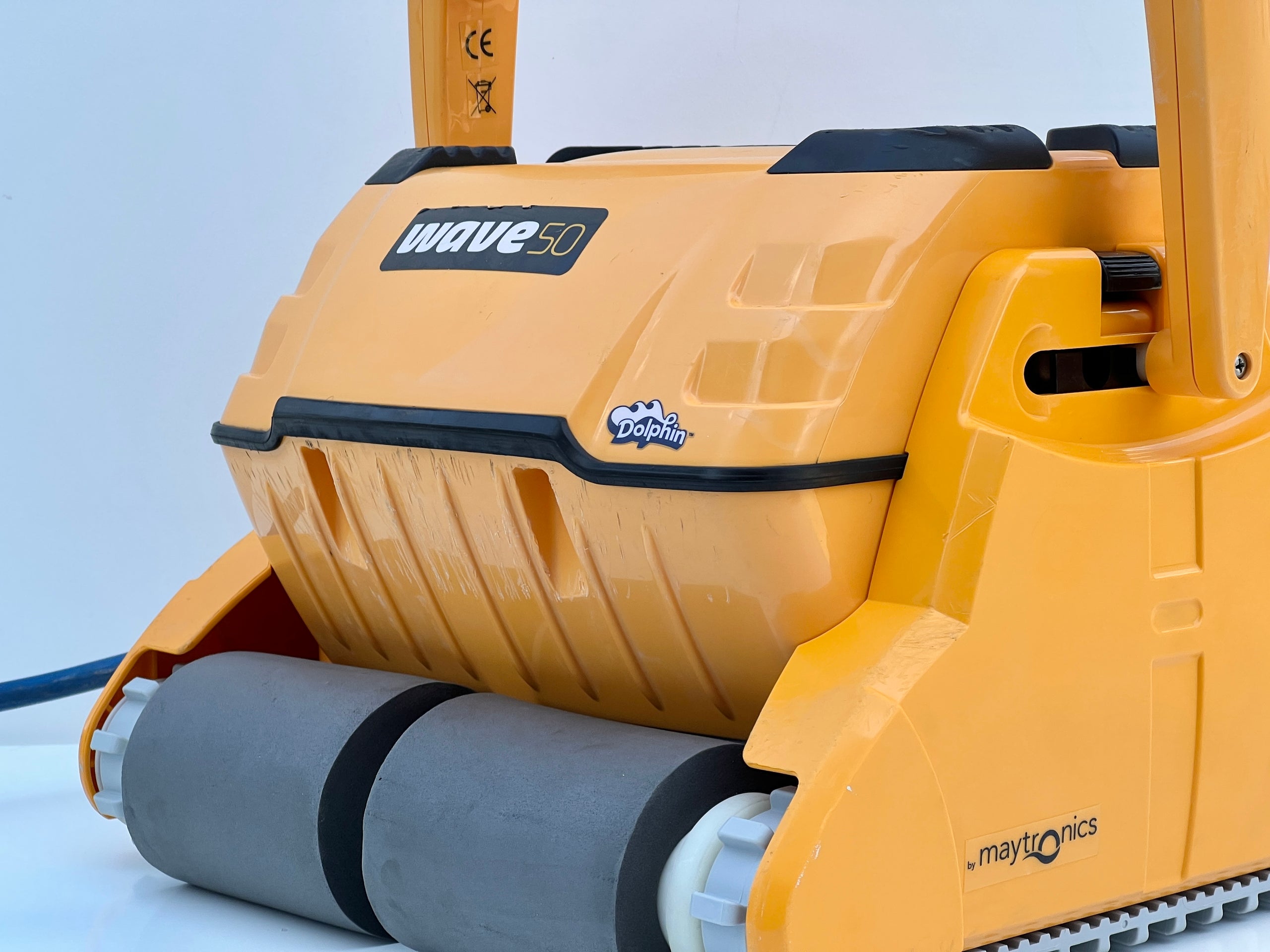 Robot de curățare pentru piscină Dolphin WAVE 50