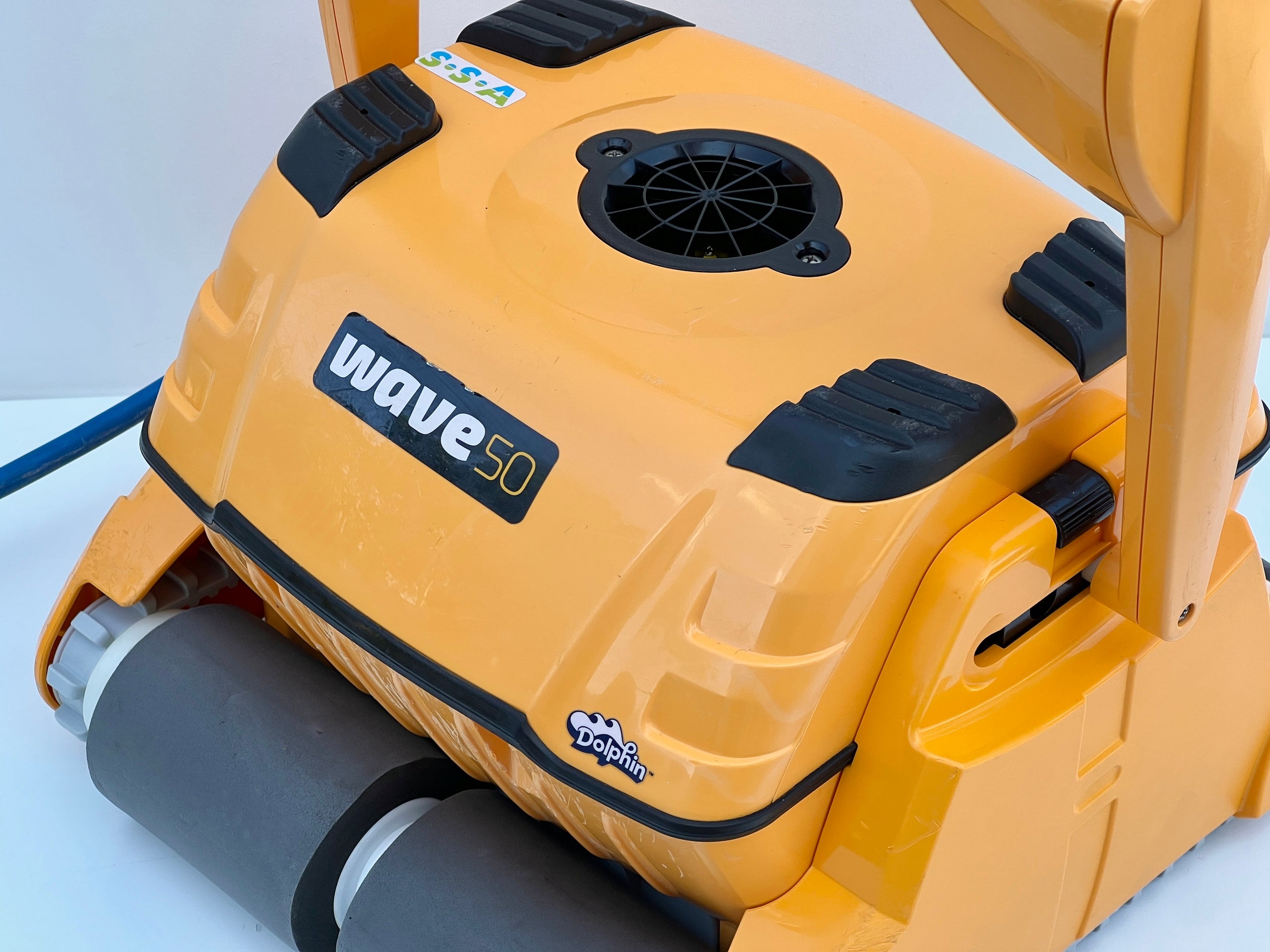 Robot de curățare pentru piscină Dolphin WAVE 50