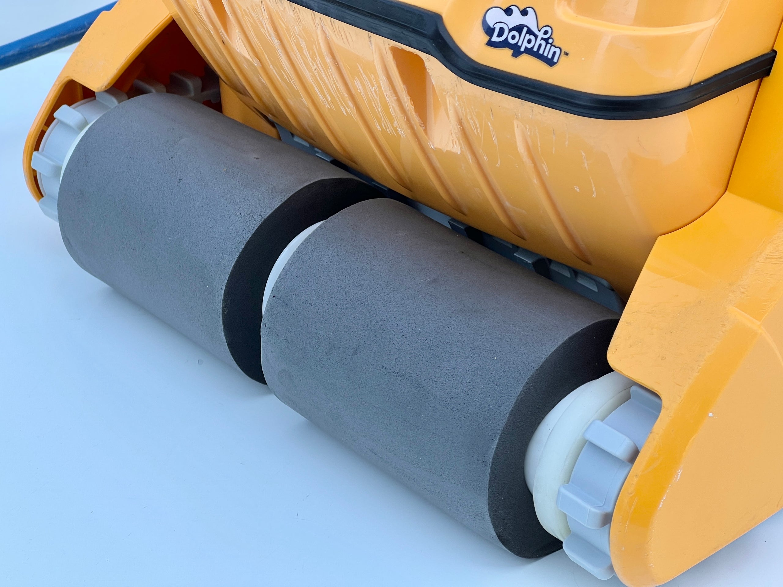 Robot de curățare pentru piscină Dolphin WAVE 50