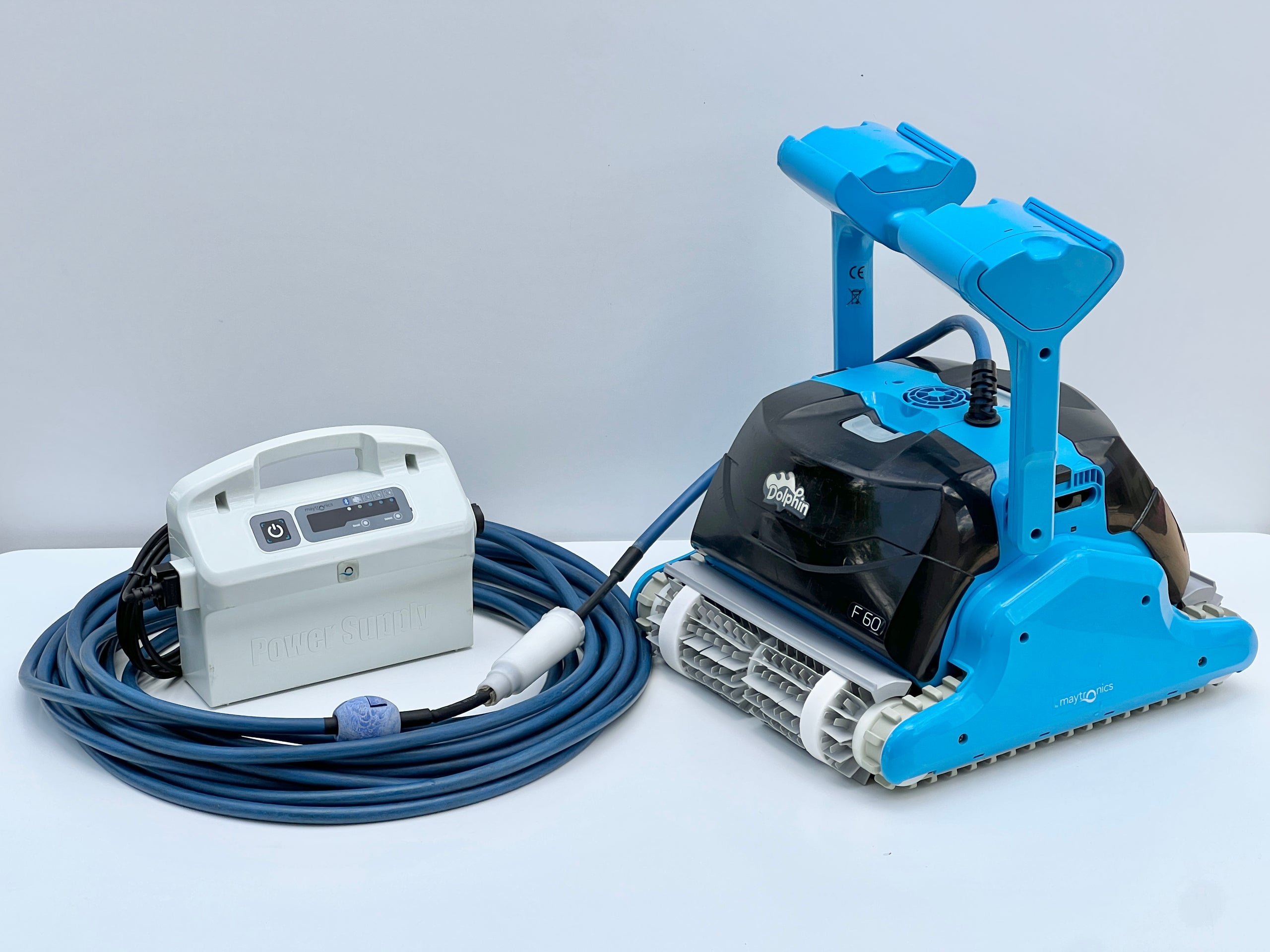 Robot de curățare pentru piscină Dolphin Maytronics F60