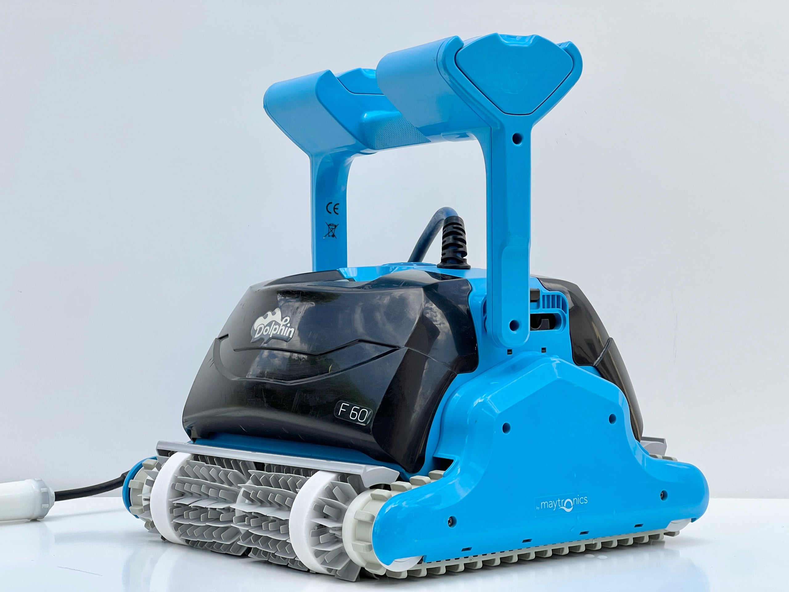 Robot de curățare pentru piscină Dolphin Maytronics F60