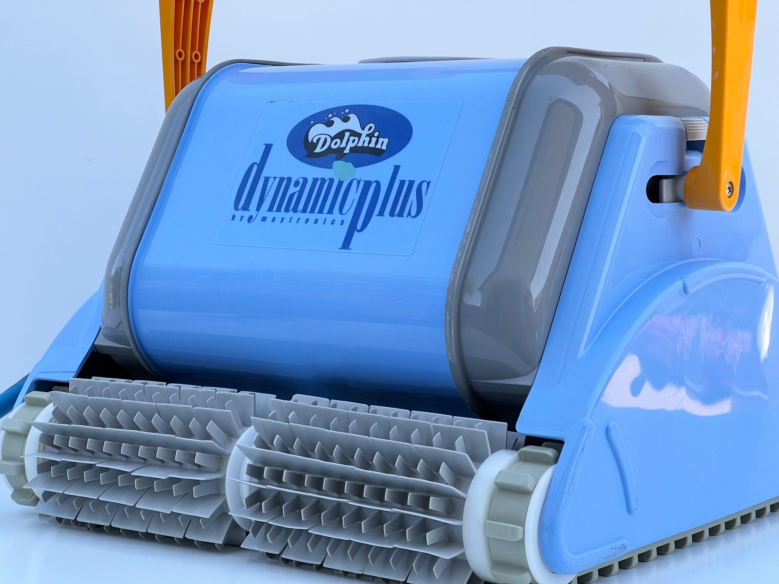 Robot de curățare pentru piscină Dolphin Dynamic Plus