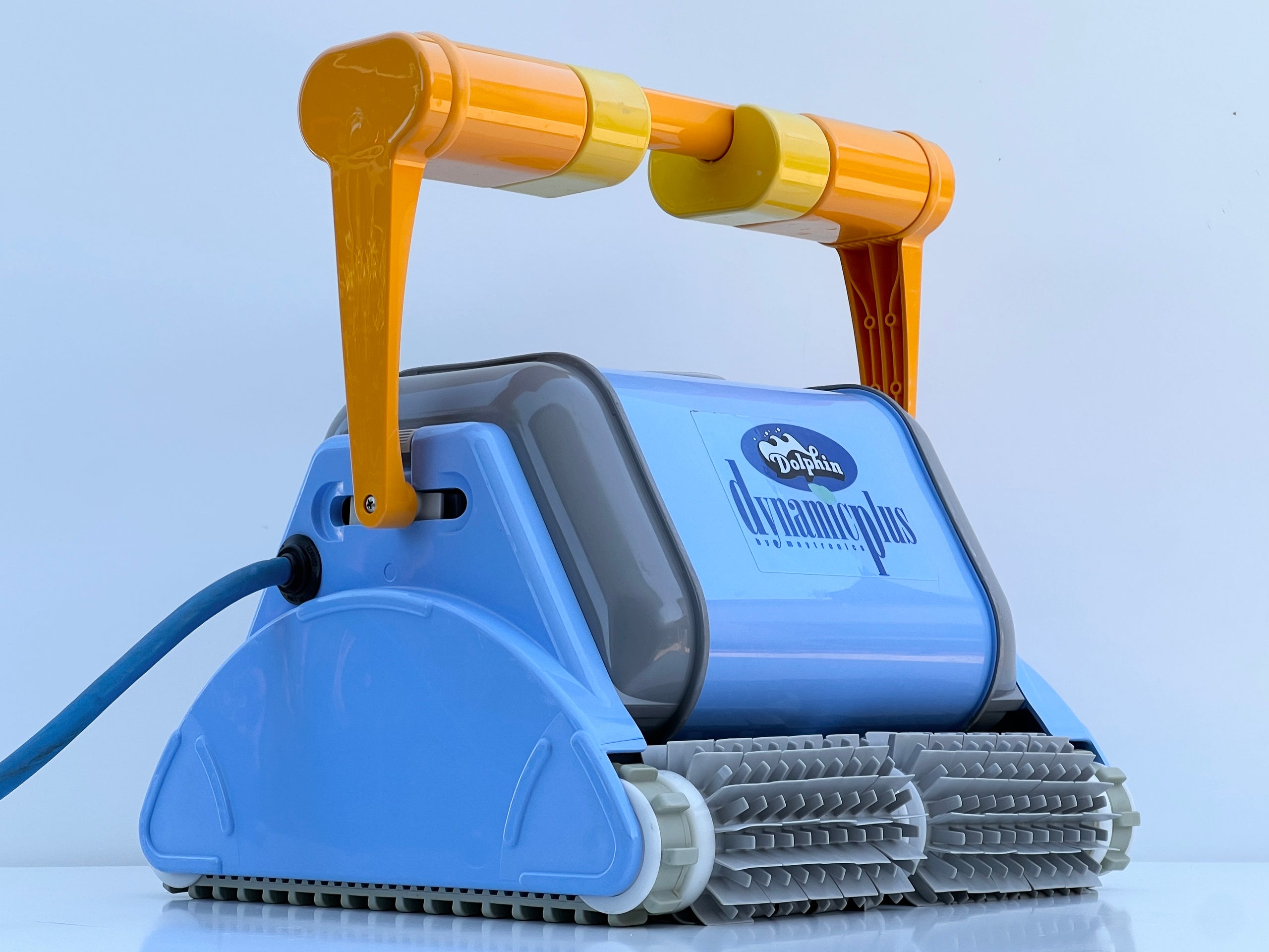 Robot de curățare pentru piscină Dolphin Dynamic Plus