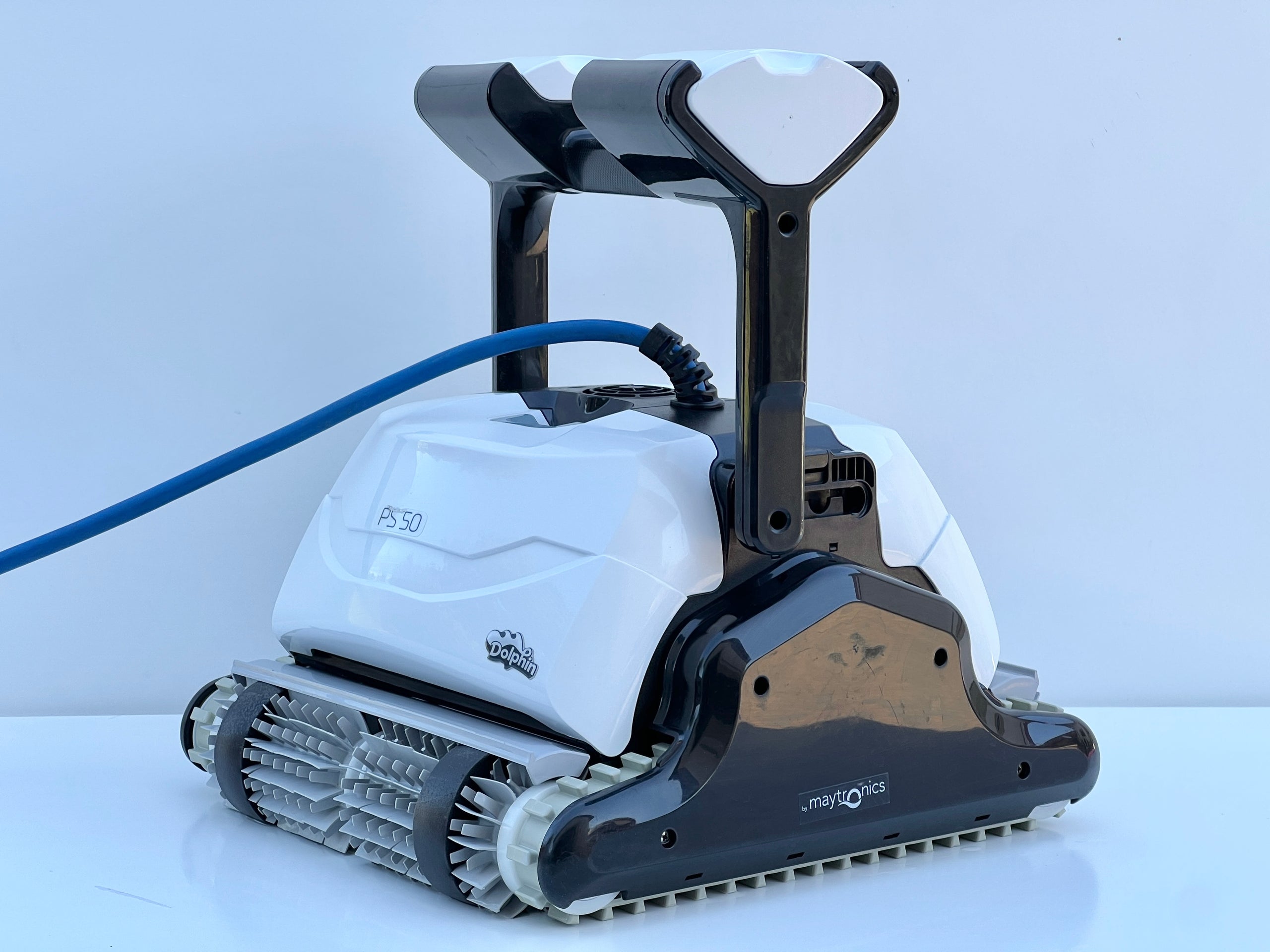 Robot de curățare pentru piscină Dolphin Maytronics PS50