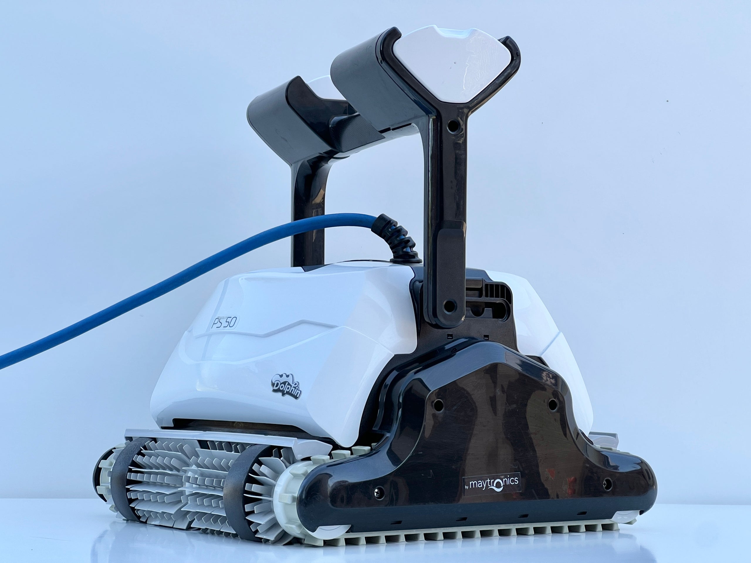 Robot de curățare pentru piscină Dolphin Maytronics PS50