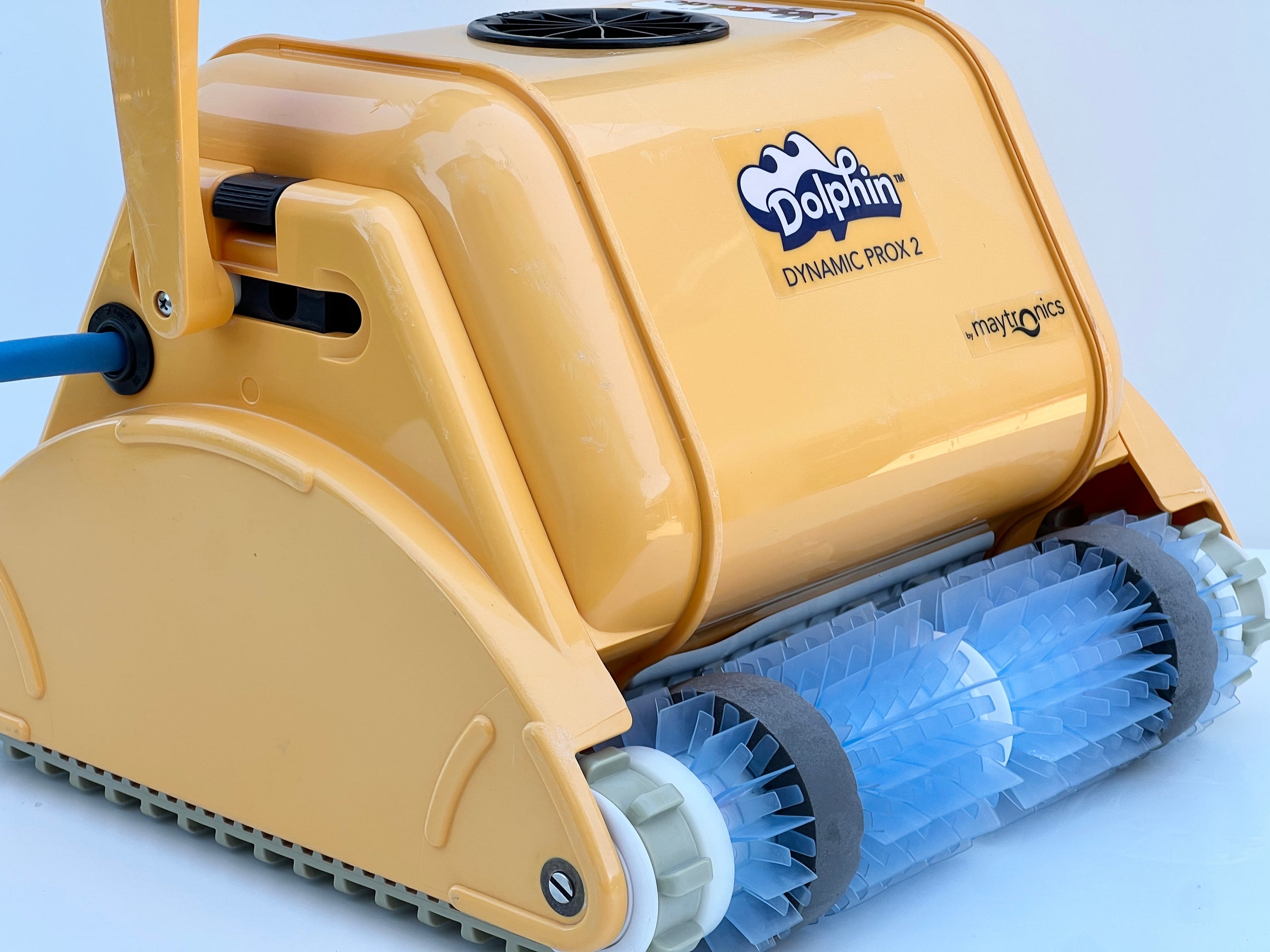 Robot de curățare pentru piscină Dolphin Dynamic Pro x2