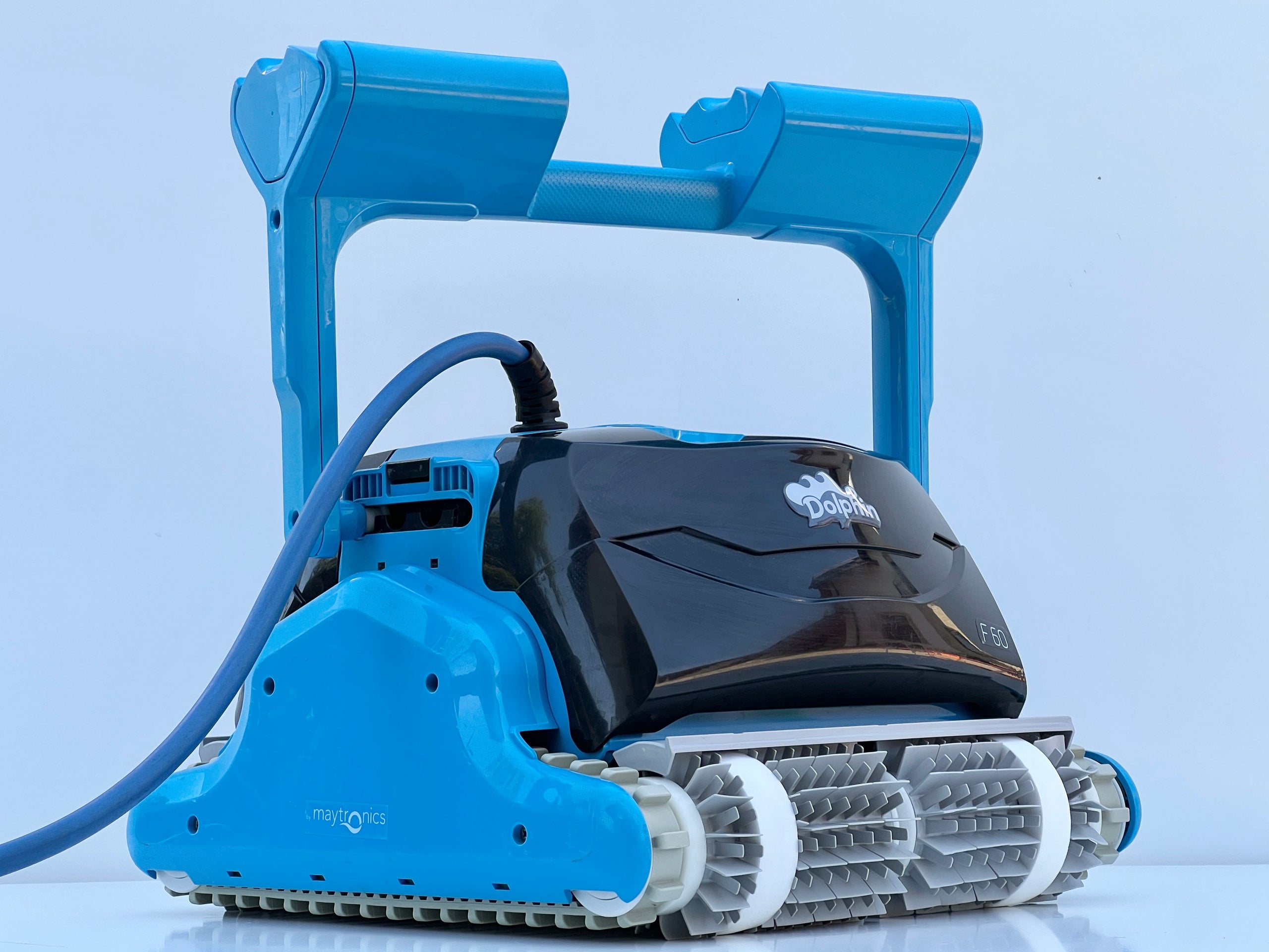 Robot de curățare pentru piscină Dolphin Maytronics F60