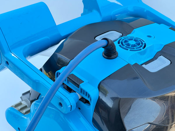 Robot de curățare pentru piscină Dolphin Maytronics F60