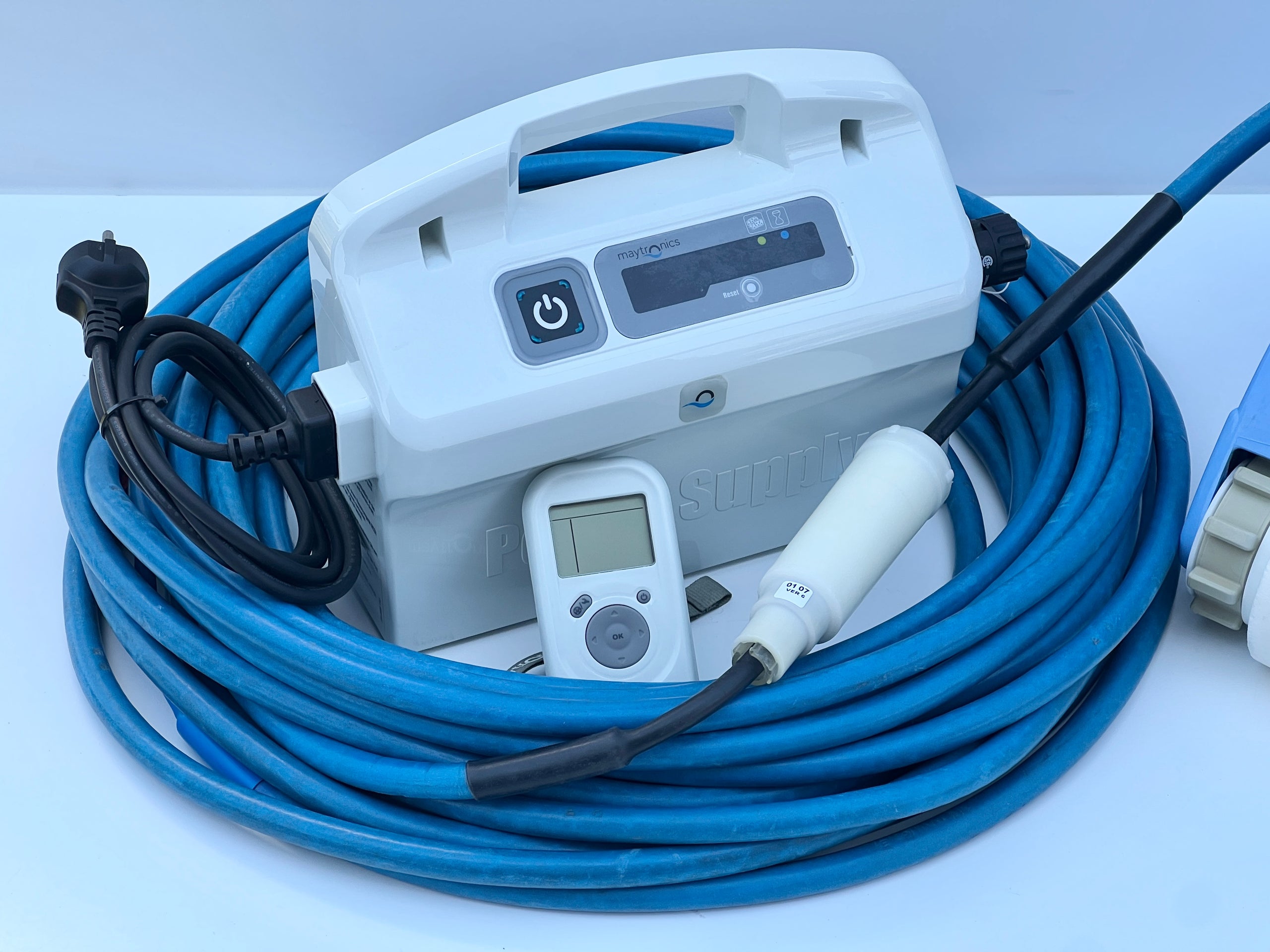 Robot de curățare pentru piscină Dolphin Dynamic Plus (PROX2 - Ciclu 6 Ore)