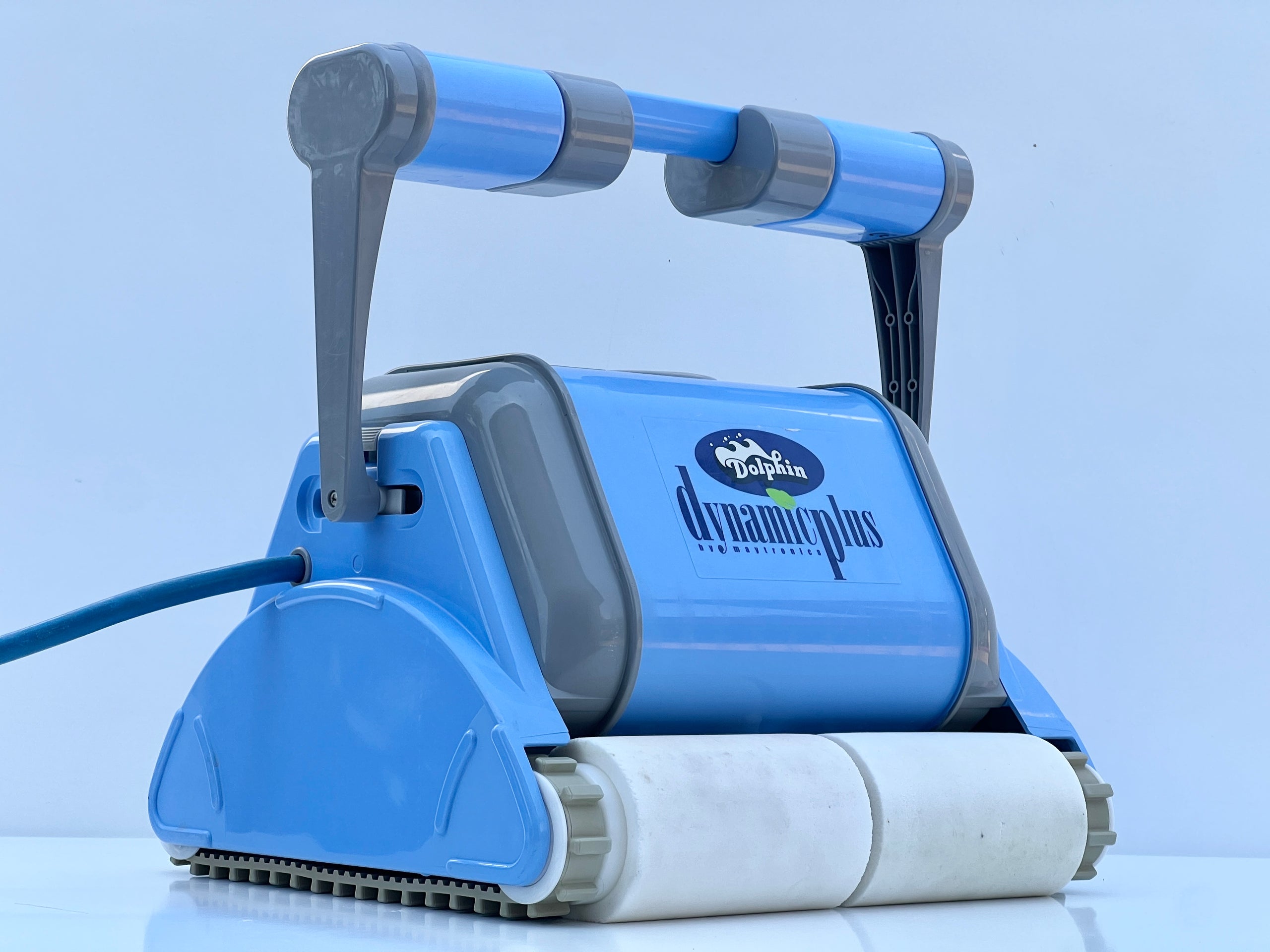 Robot de curățare pentru piscină Dolphin Dynamic Plus (PROX2 - Ciclu 6 Ore)