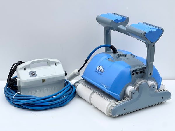 Robot de curățare pentru piscină Dolphin Supreme M4 PRO