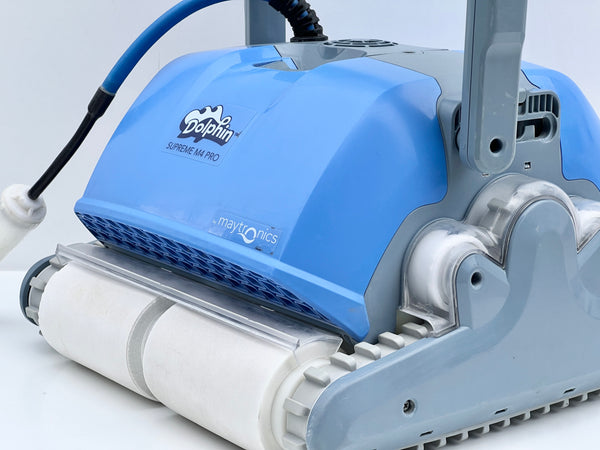 Robot de curățare pentru piscină Dolphin Supreme M4 PRO