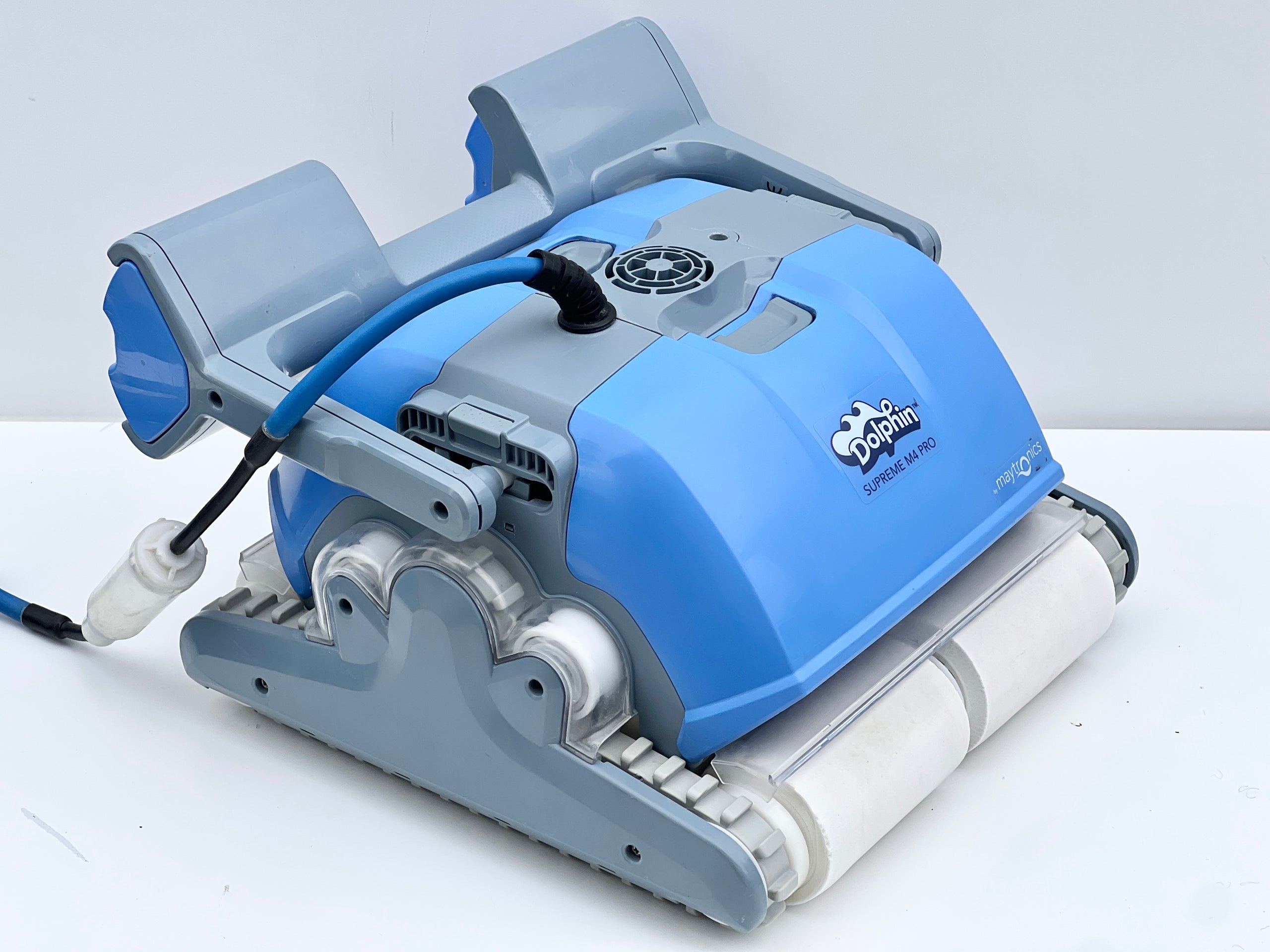 Robot de curățare pentru piscină Dolphin Supreme M4 PRO