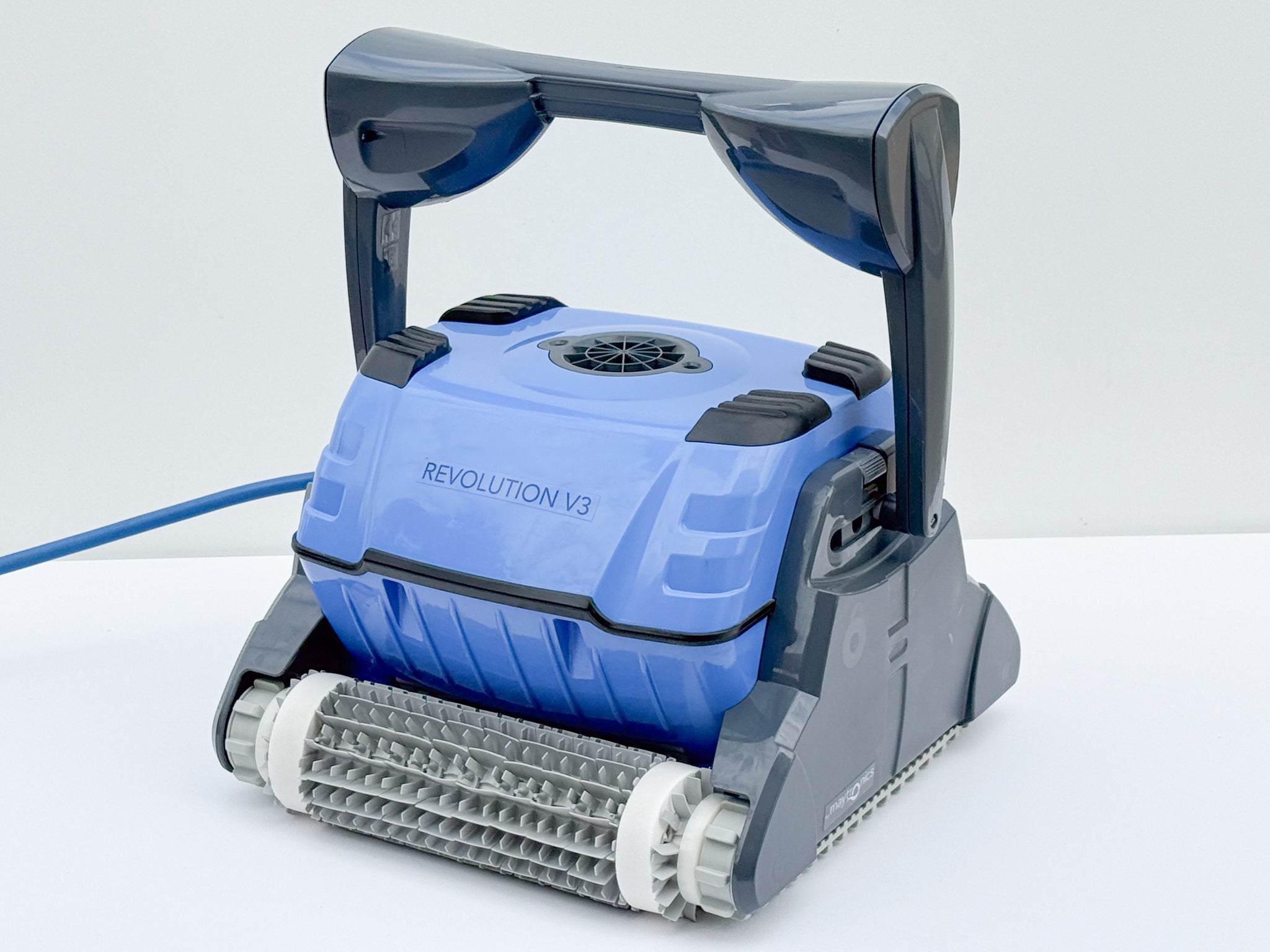 Robot curățare piscină Dolphin Revolution V3