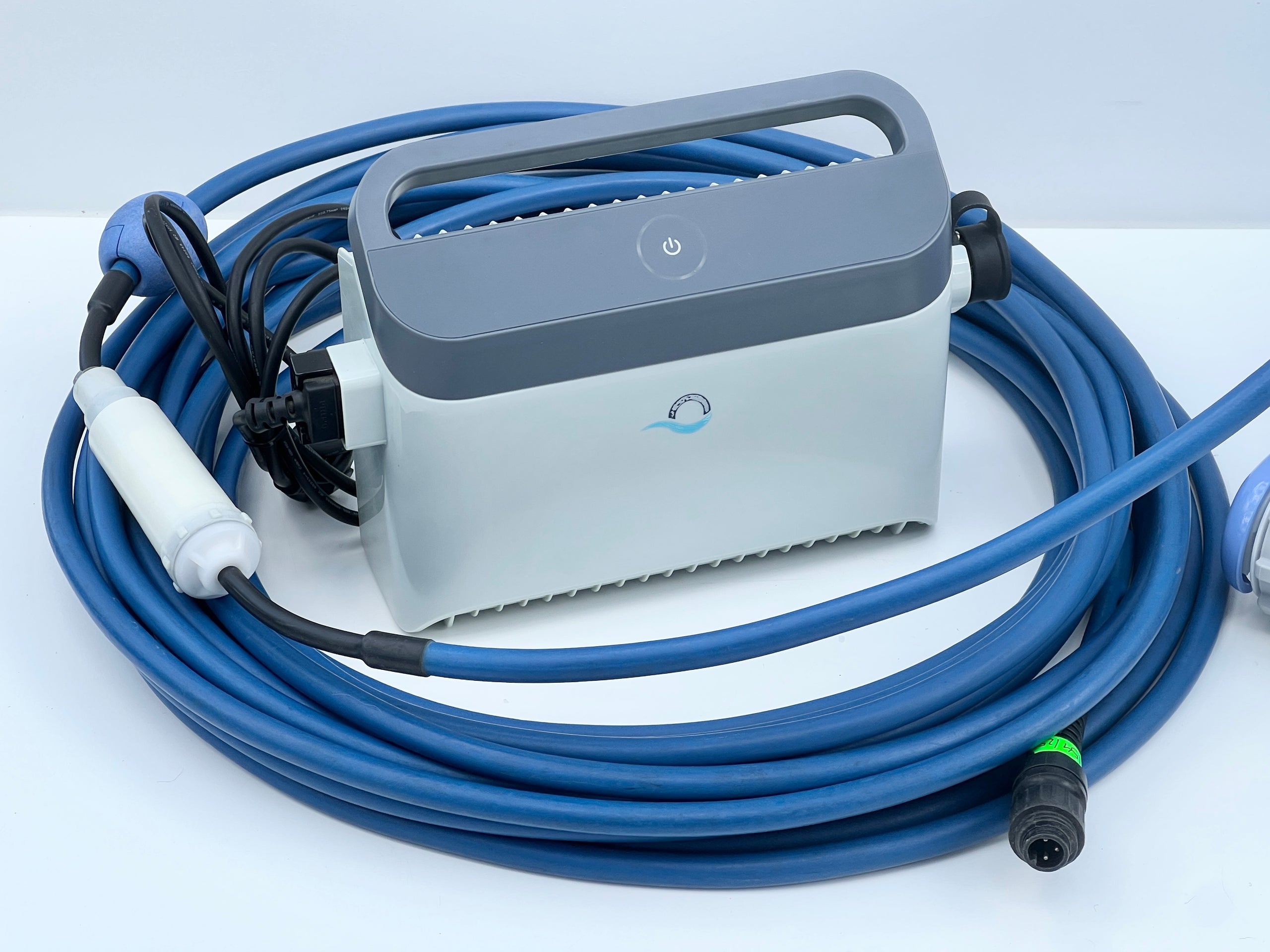 Robot de curățare pentru piscină Dolphin Maytronics SF60