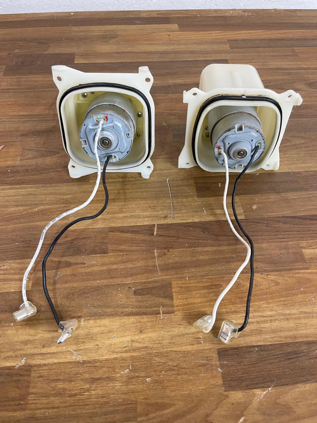 Coppia Motori Trazione Robot piscina BWT D200 / D300 / D400 / Aquabot - MetodoBlu