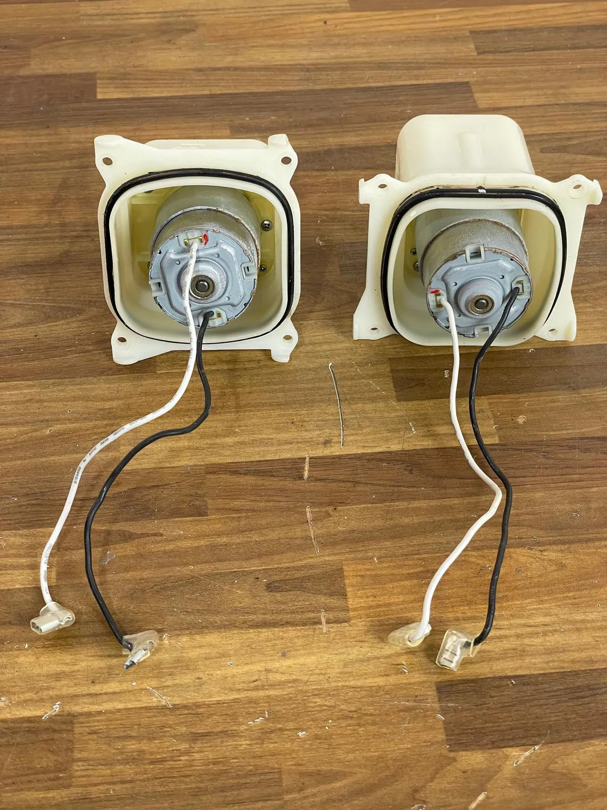Coppia Motori Trazione Robot piscina BWT D200 / D300 / D400 / Aquabot - MetodoBlu