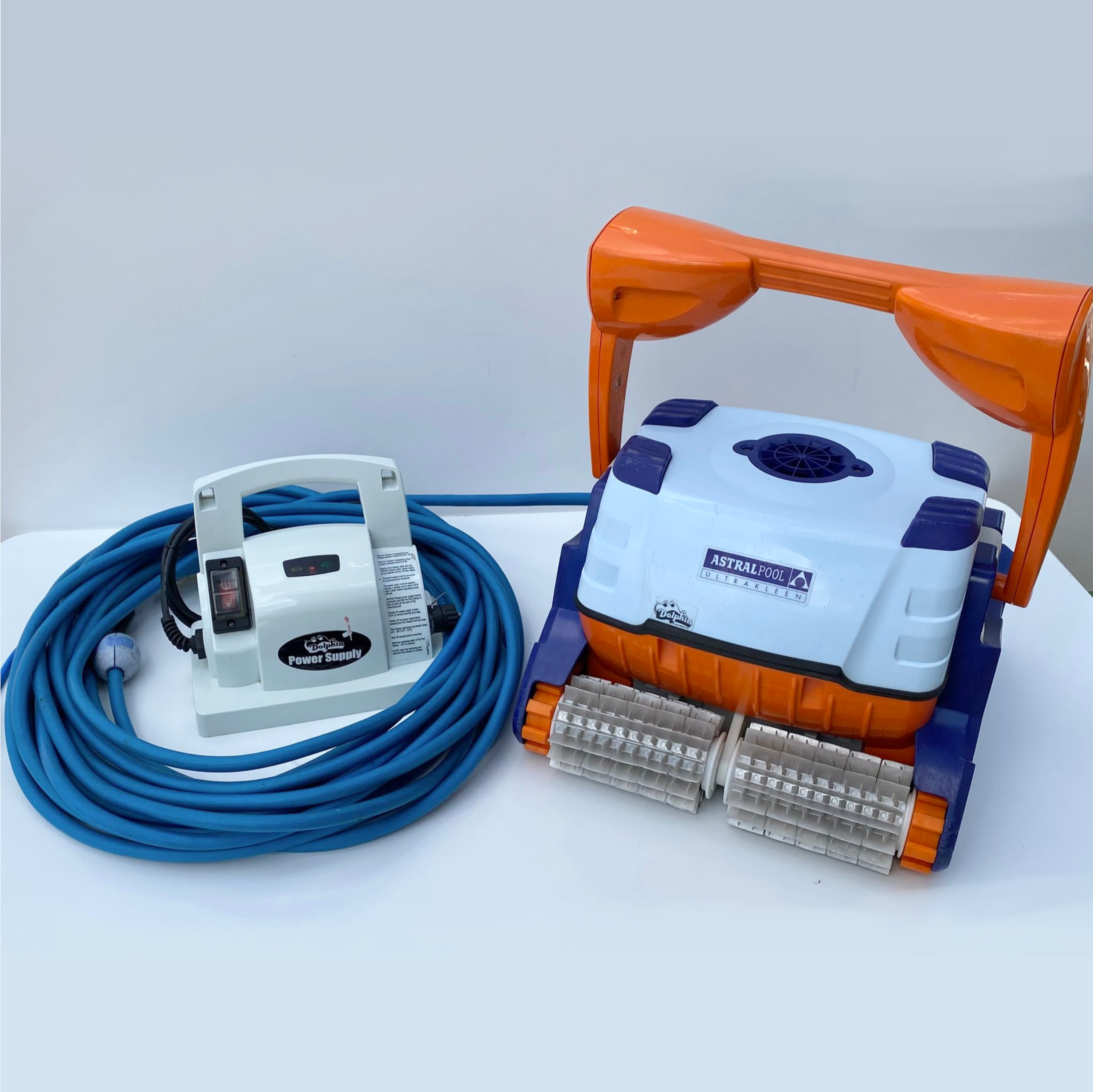 Robot de curățare pentru piscină Dolphin Astralpool Ultrakleen
